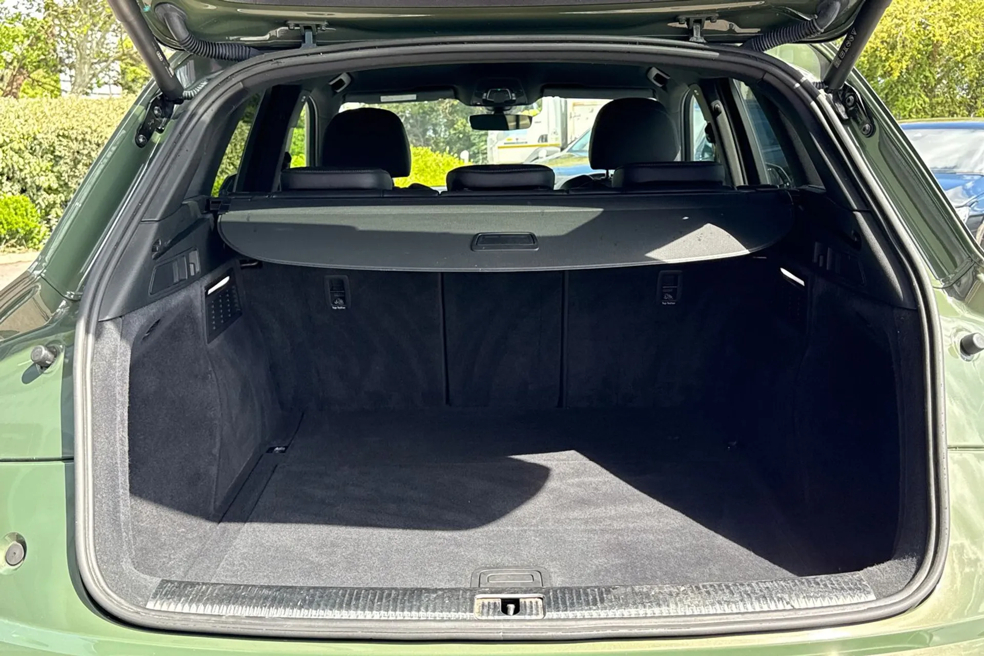 Audi Q5 thumbnail image number 36