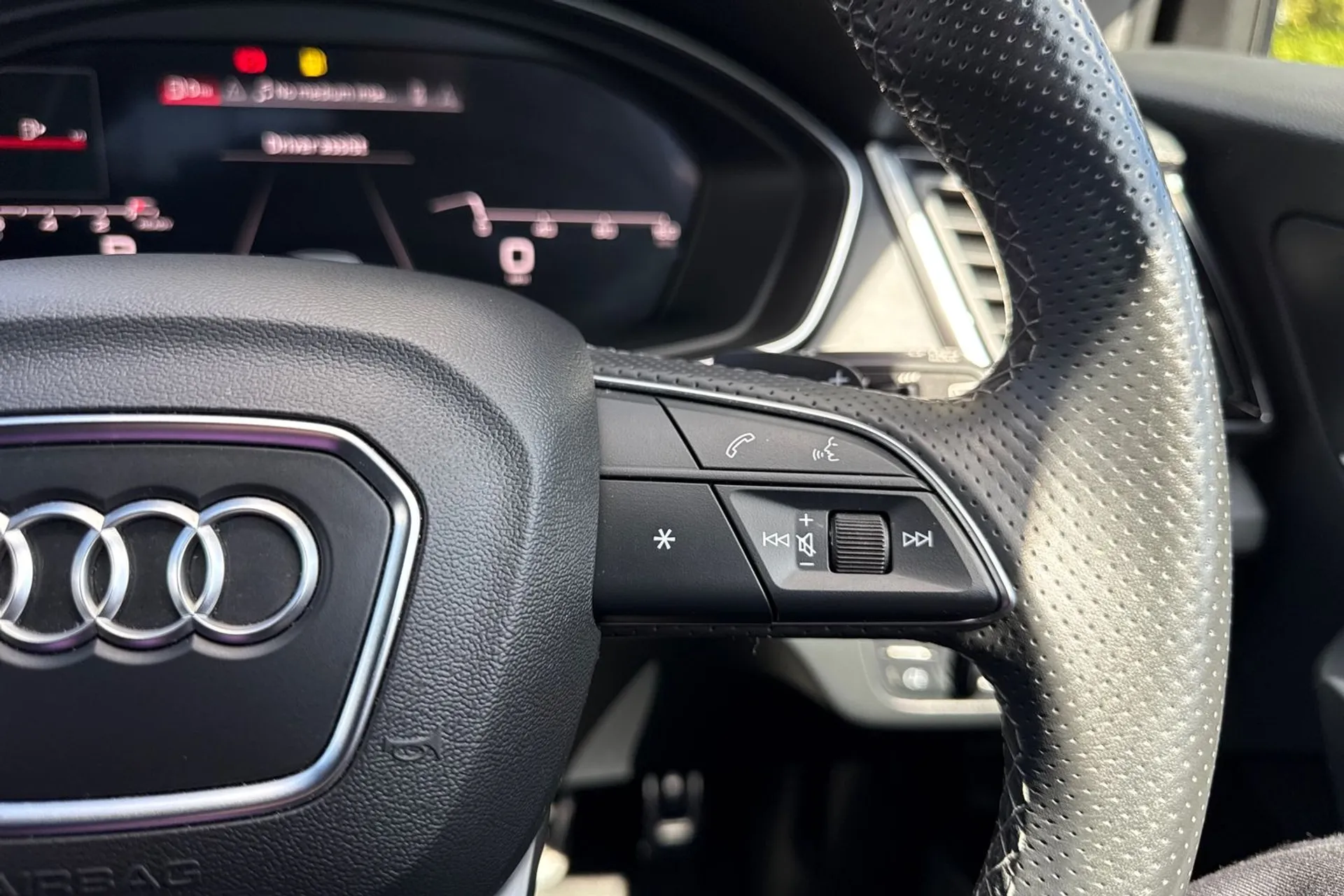 Audi Q5 thumbnail image number 25