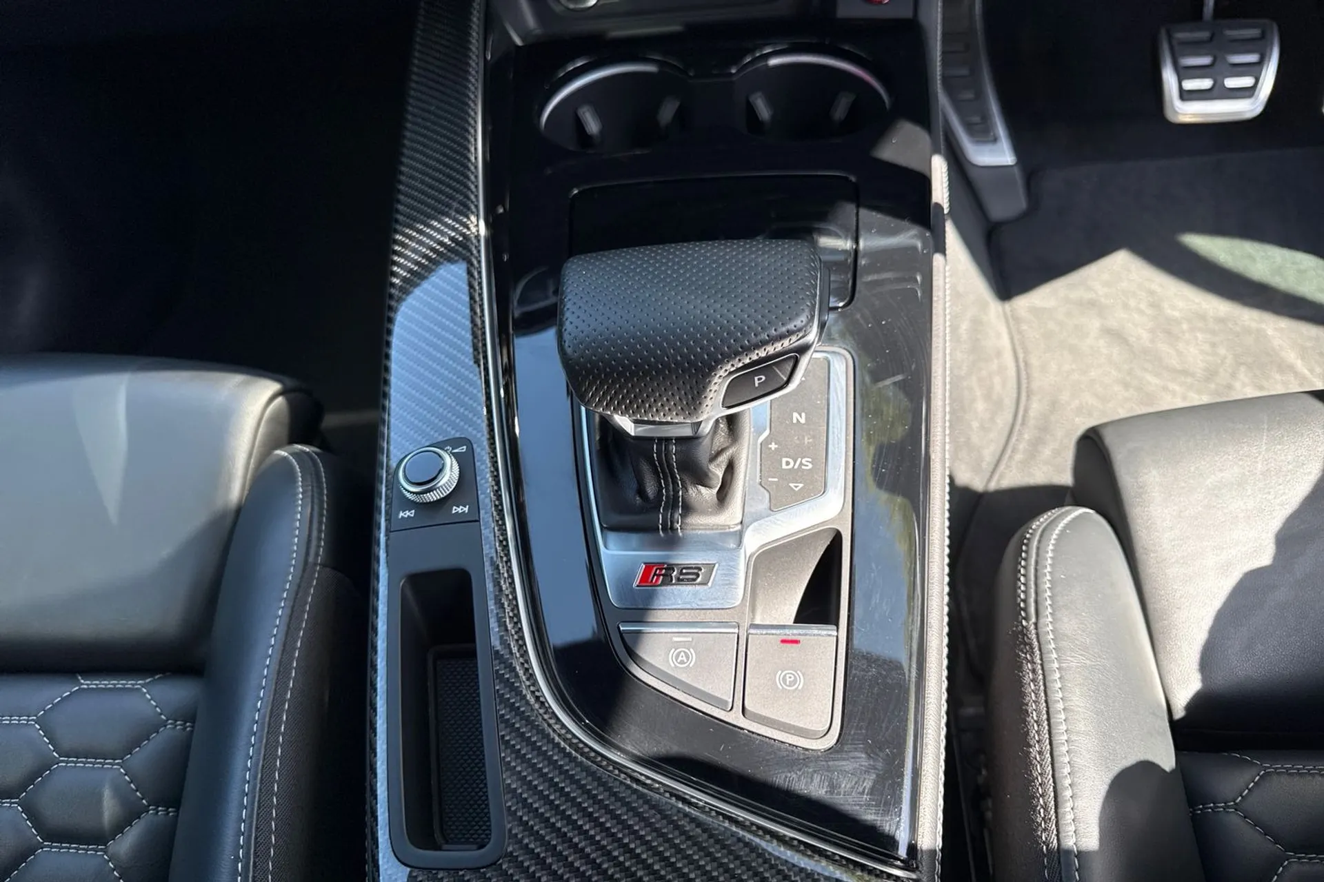 Audi RS4 thumbnail image number 59
