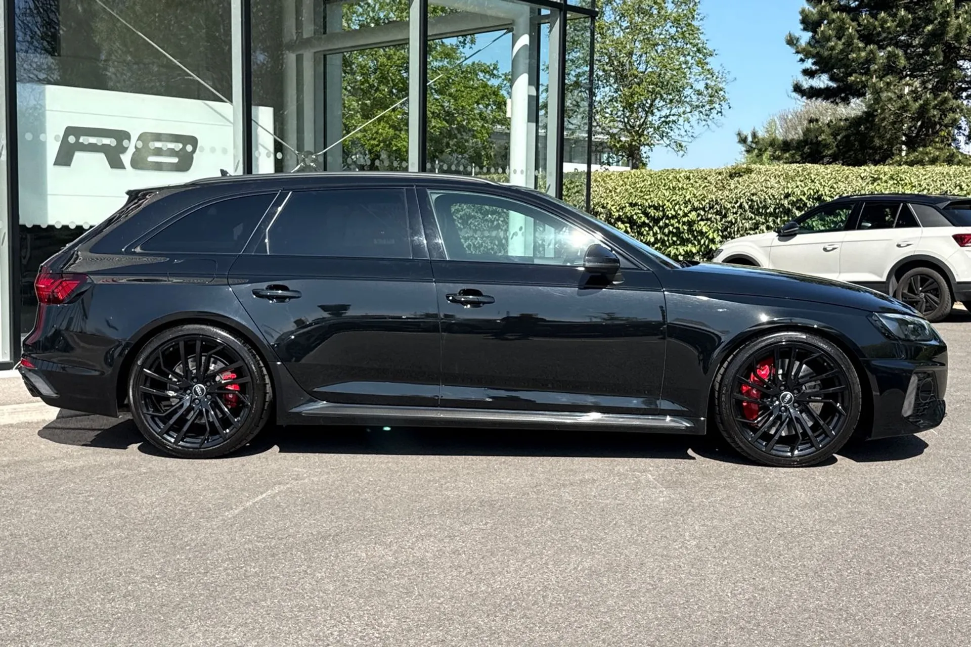Audi RS4 thumbnail image number 2