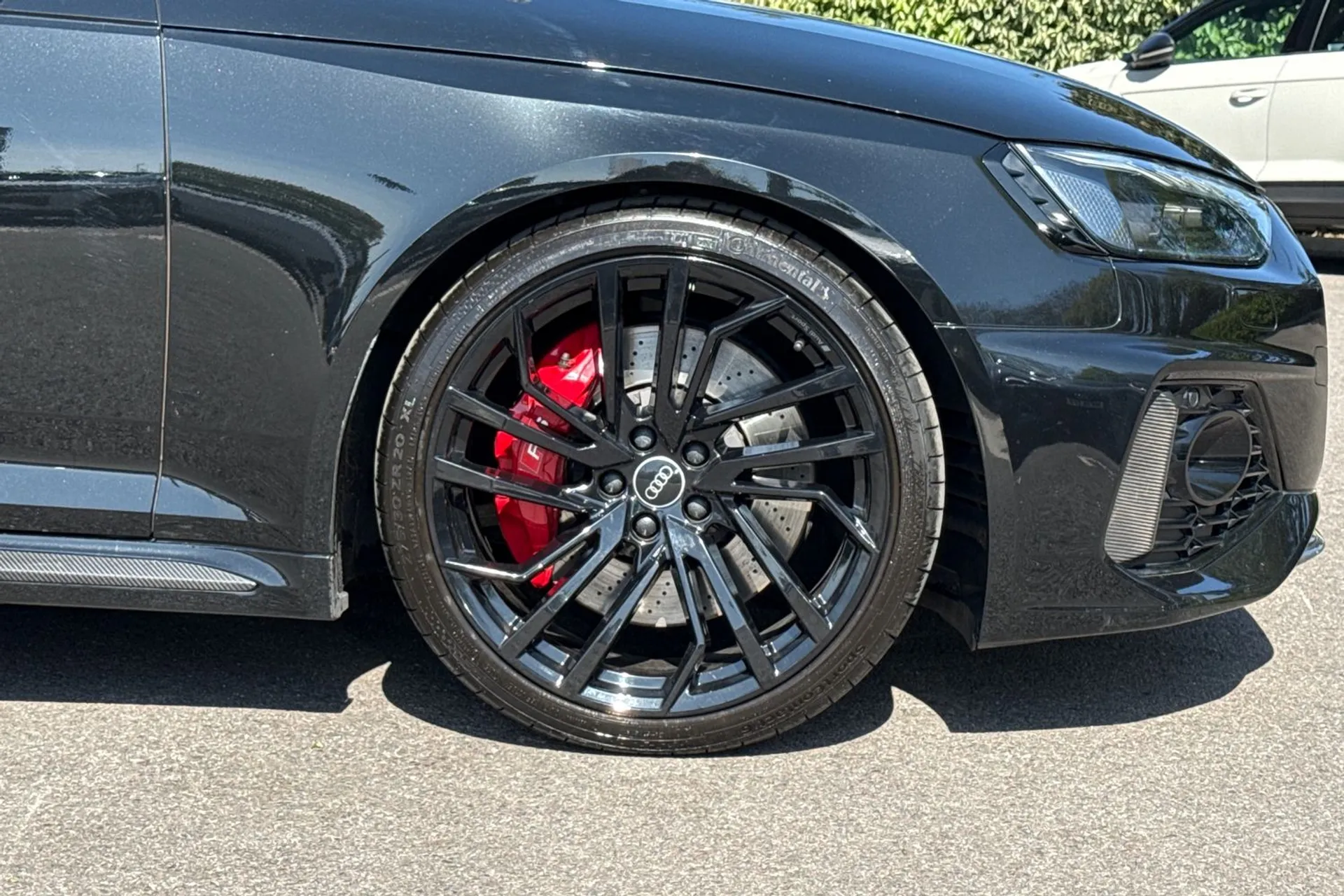 Audi RS4 thumbnail image number 25