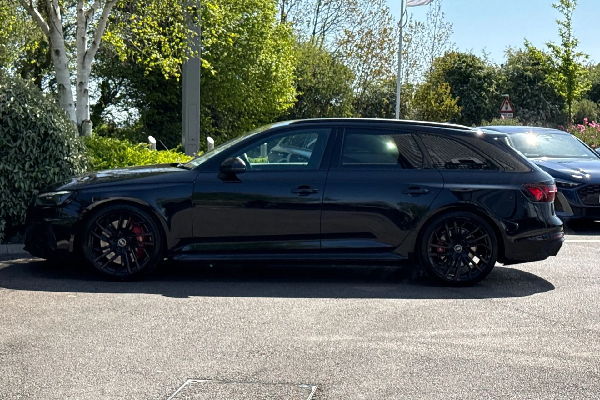 Audi RS4 thumbnail image number 23