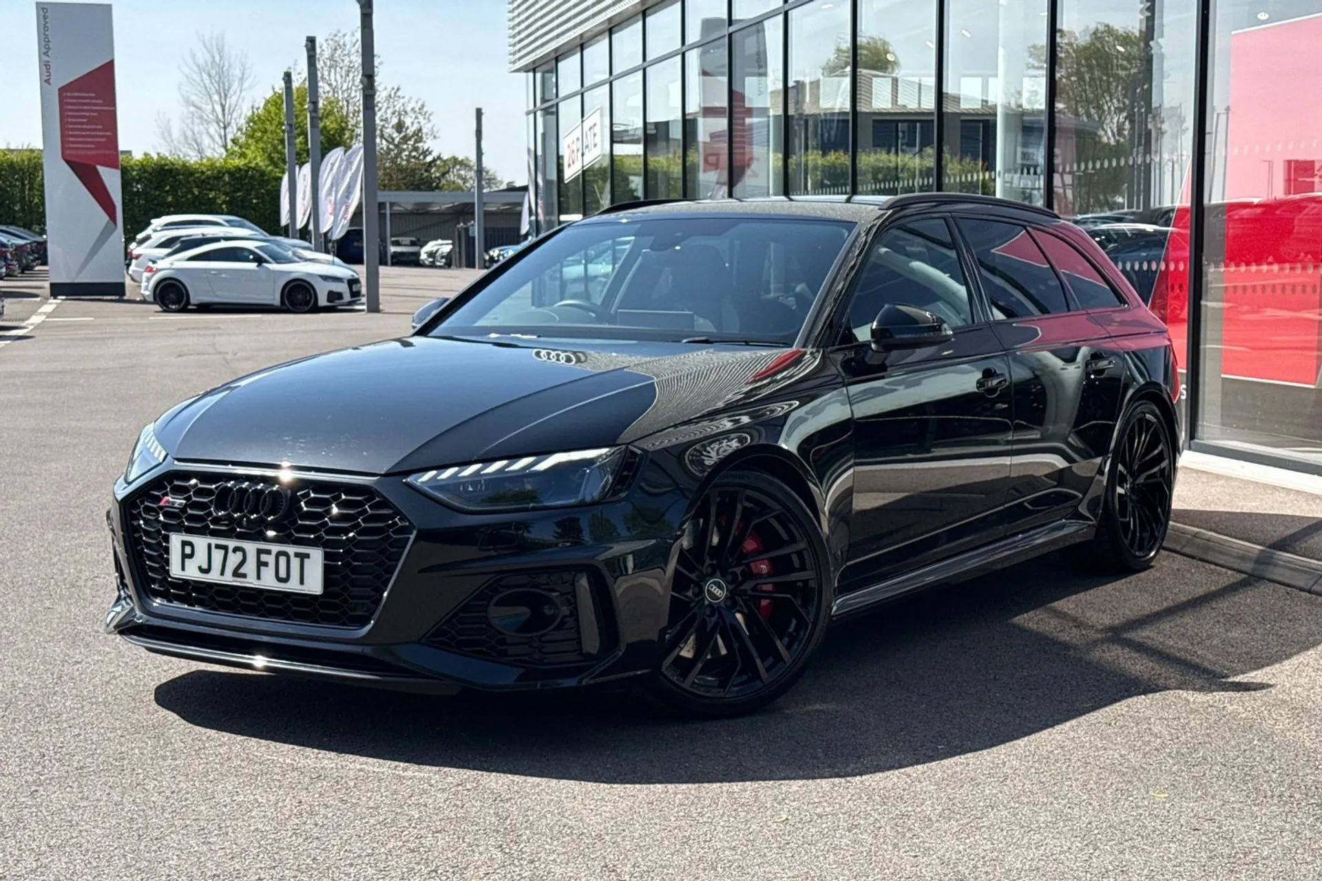 Audi RS4 thumbnail image number 14