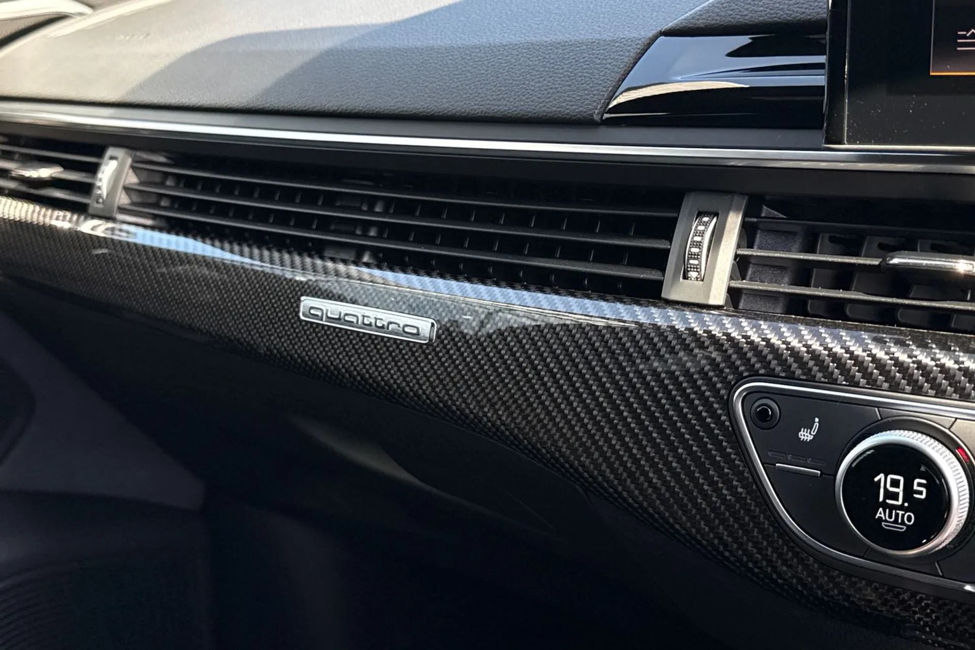 Audi RS4 thumbnail image number 53