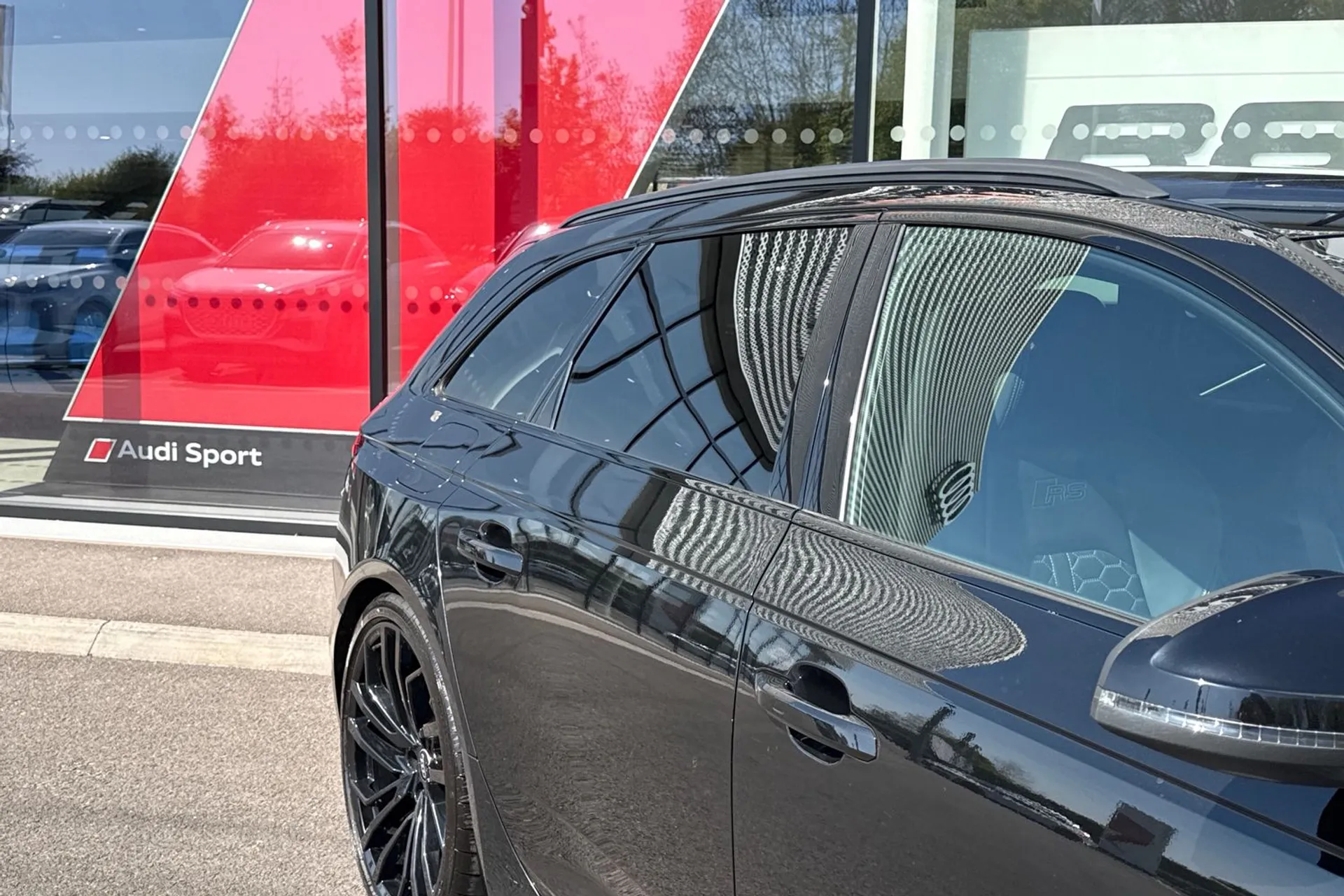 Audi RS4 thumbnail image number 27