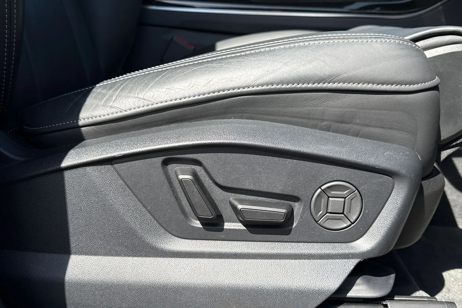 Audi Q8 thumbnail image number 41