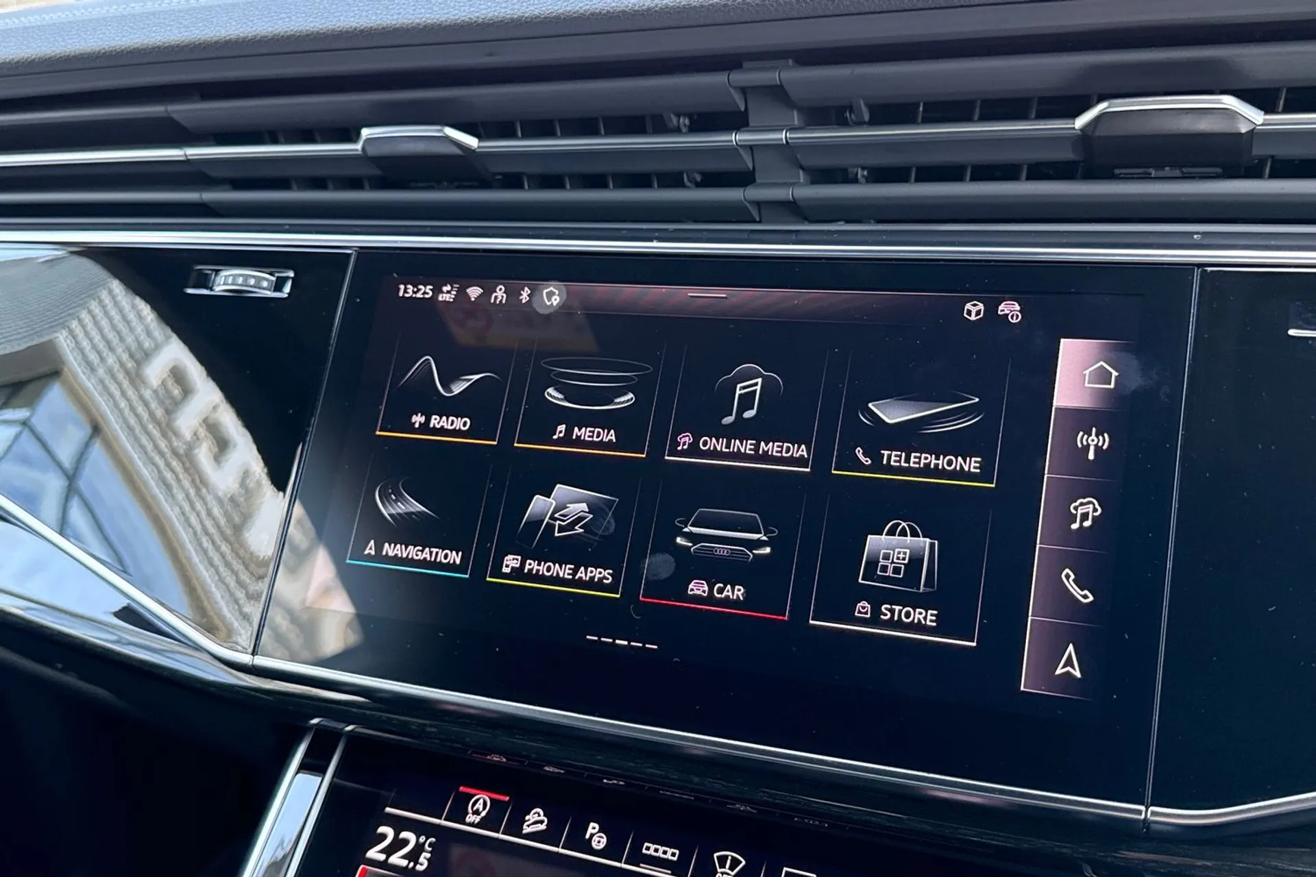 Audi Q8 thumbnail image number 20