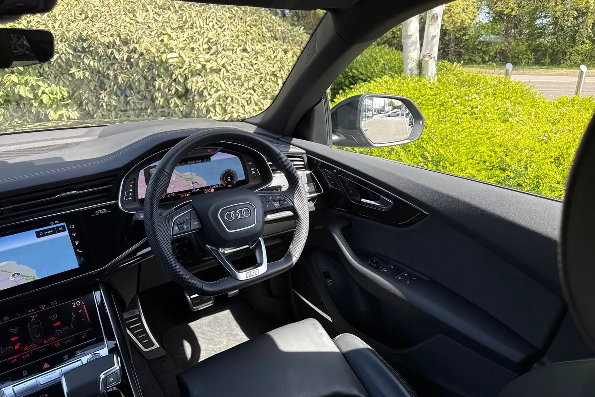 Audi Q8 thumbnail image number 57