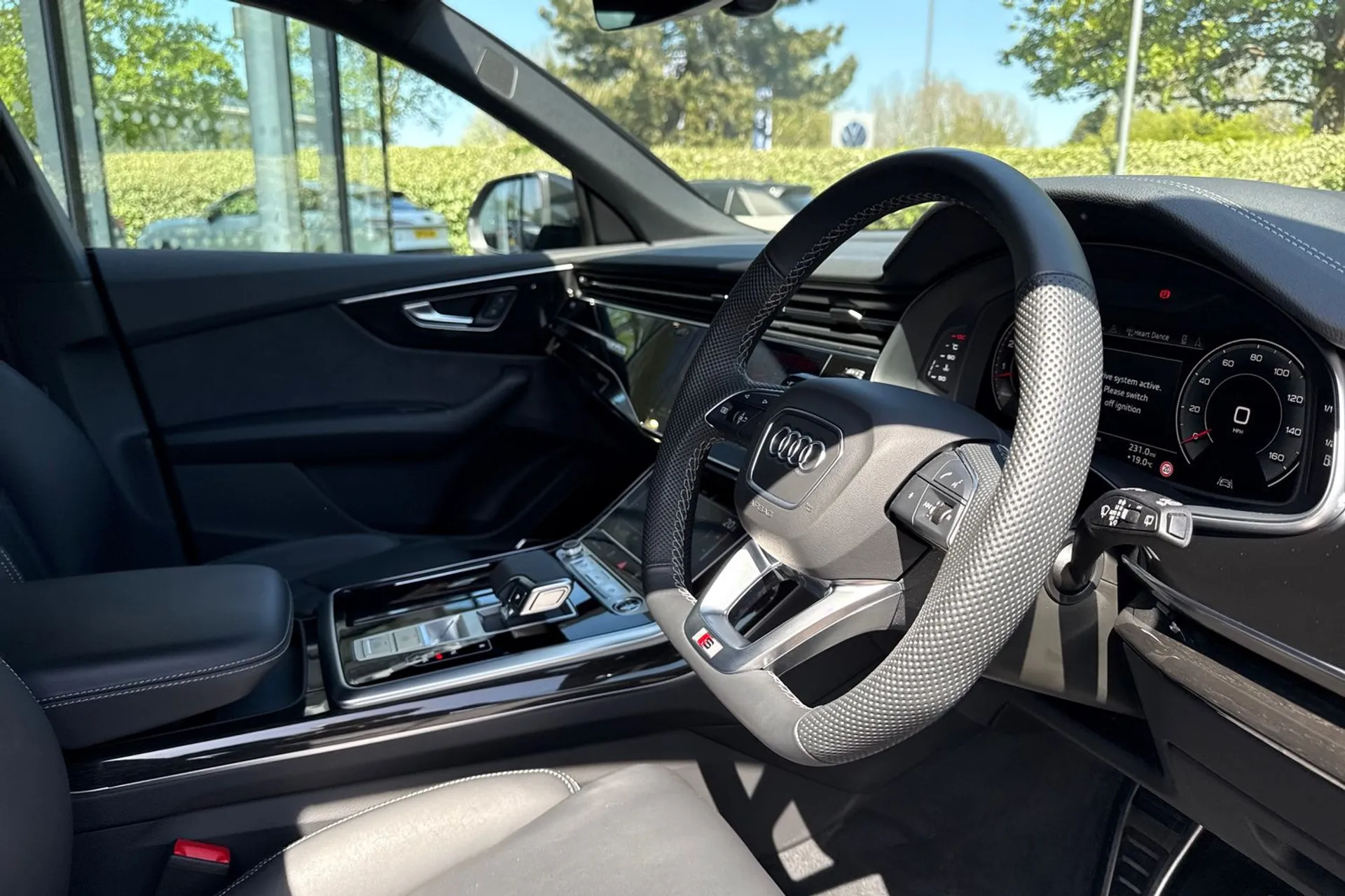 Audi Q8 thumbnail image number 28