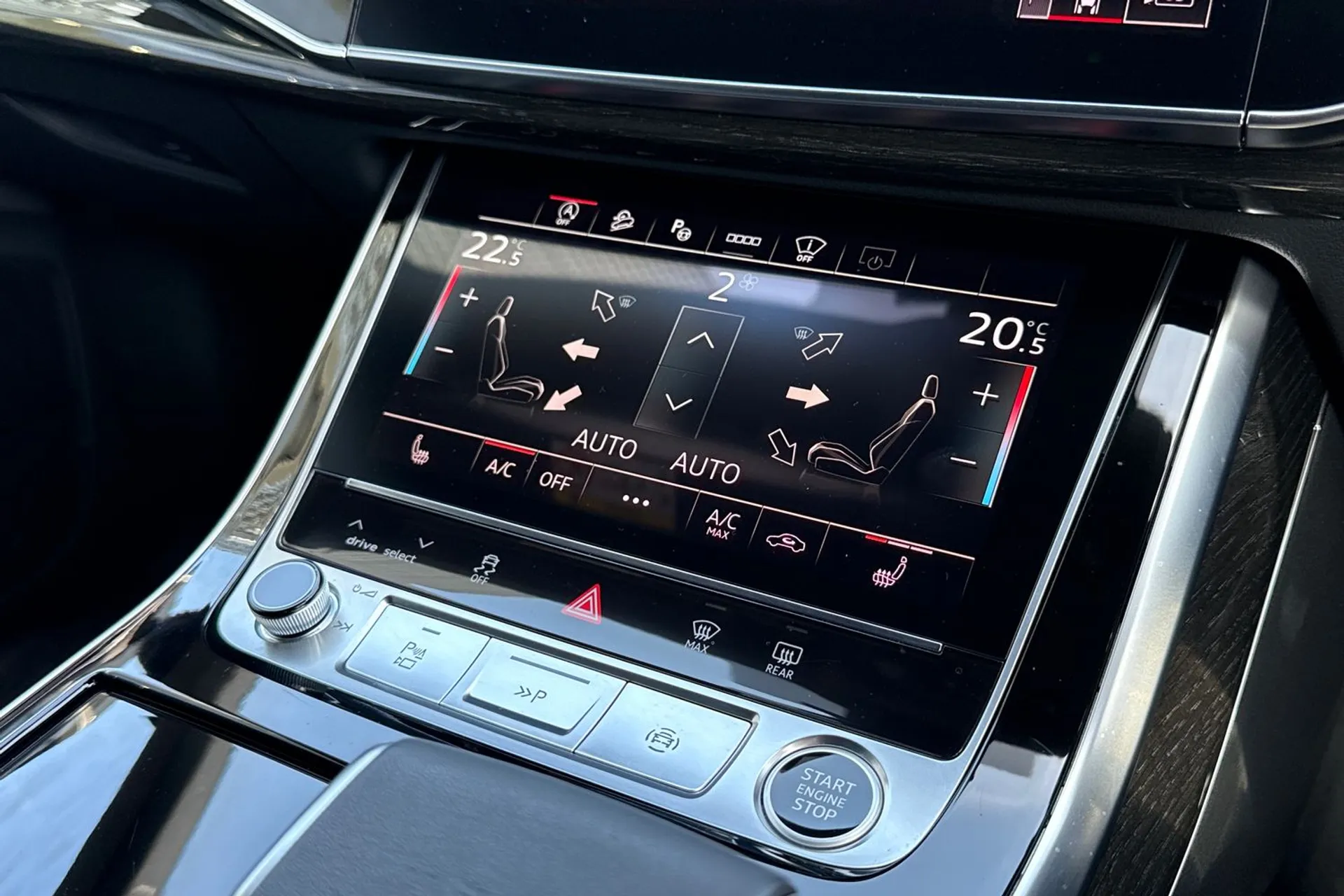 Audi Q8 thumbnail image number 14