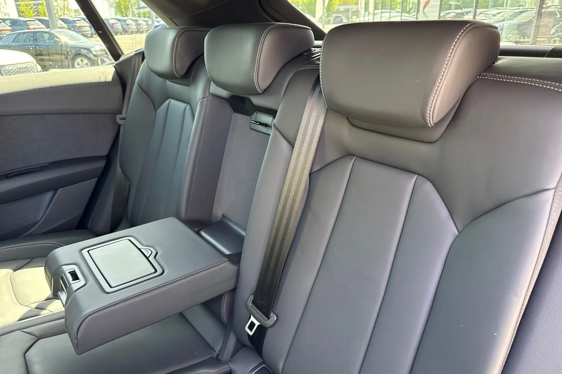 Audi Q8 thumbnail image number 54
