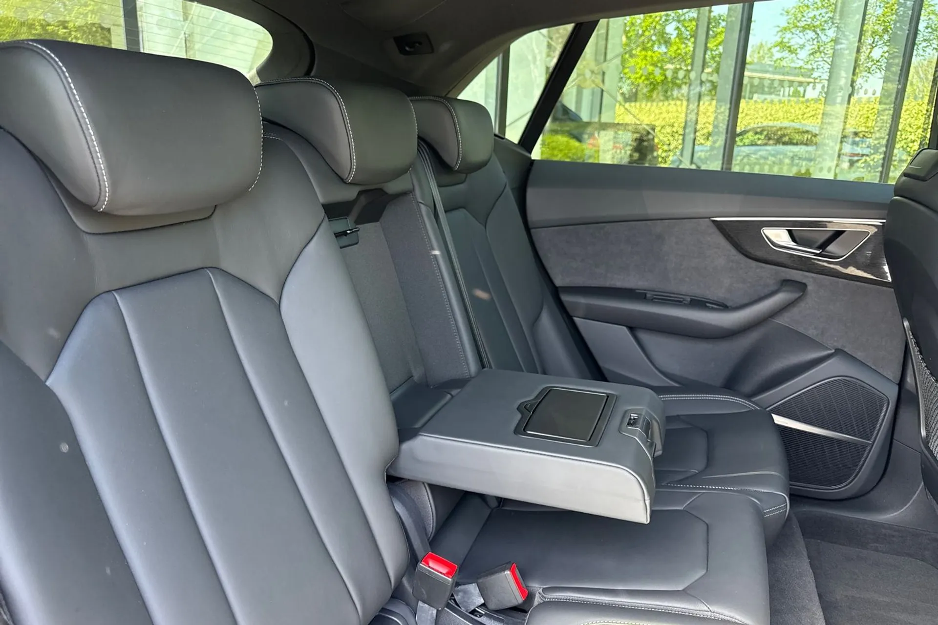 Audi Q8 thumbnail image number 37