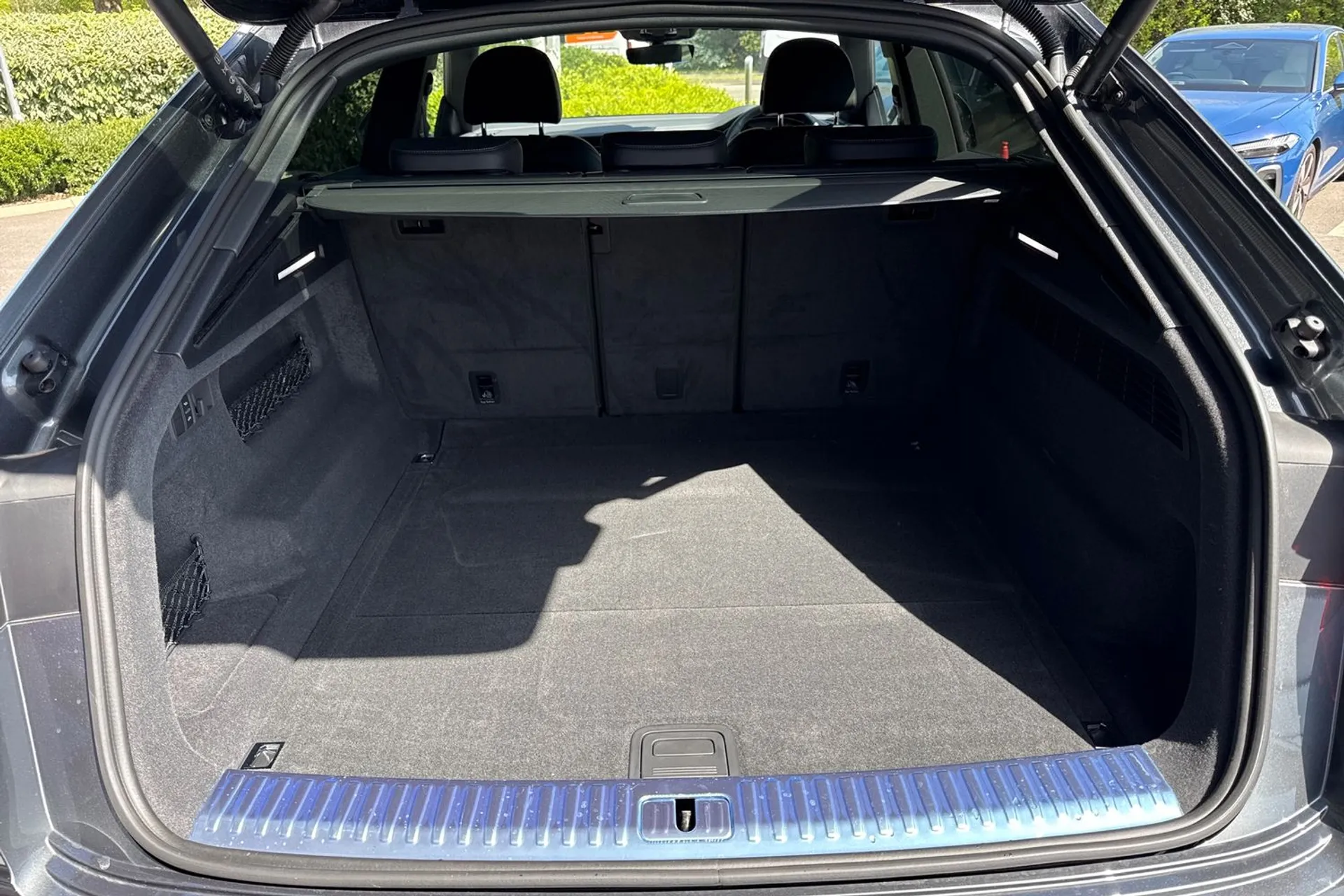 Audi Q8 thumbnail image number 34
