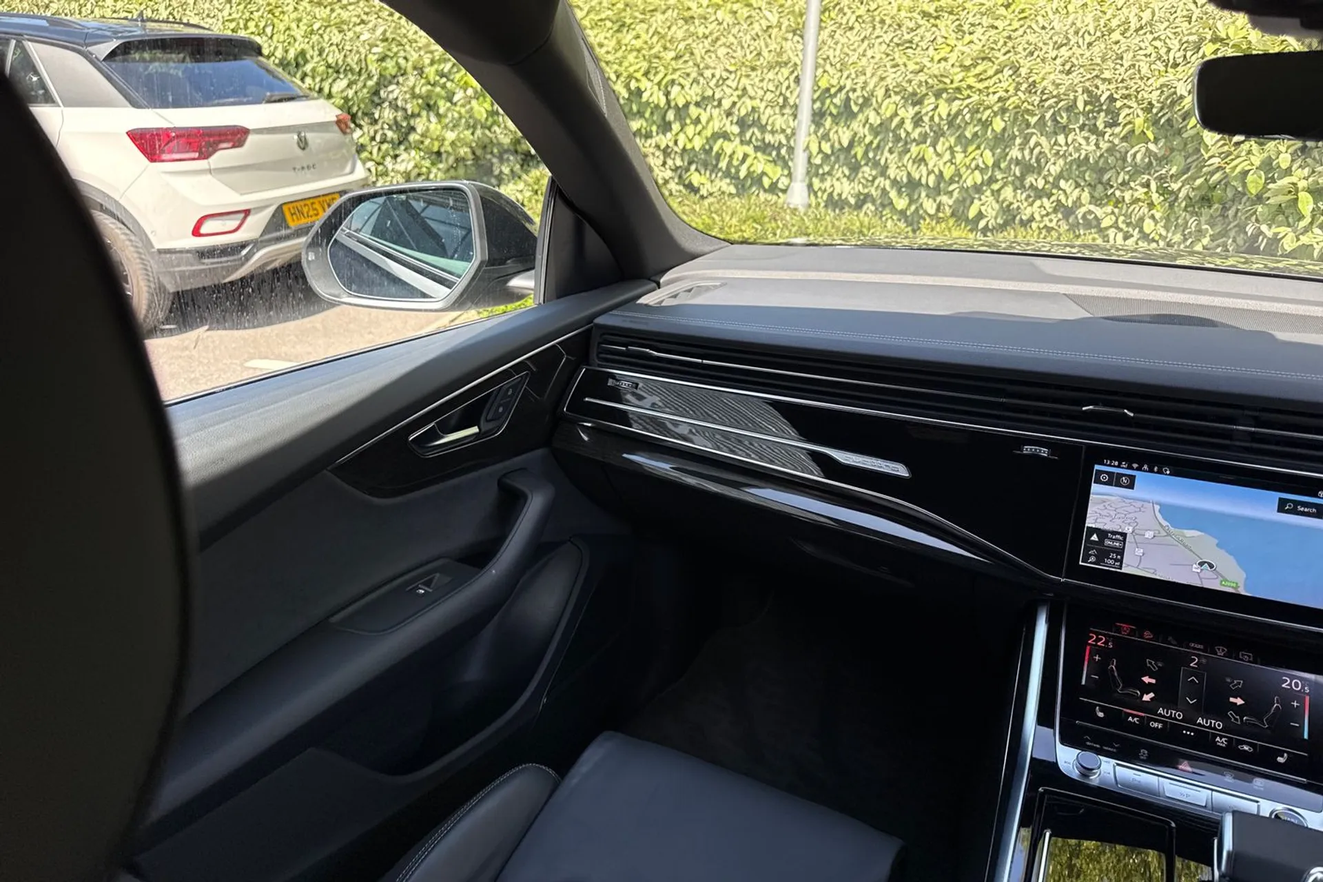 Audi Q8 thumbnail image number 56