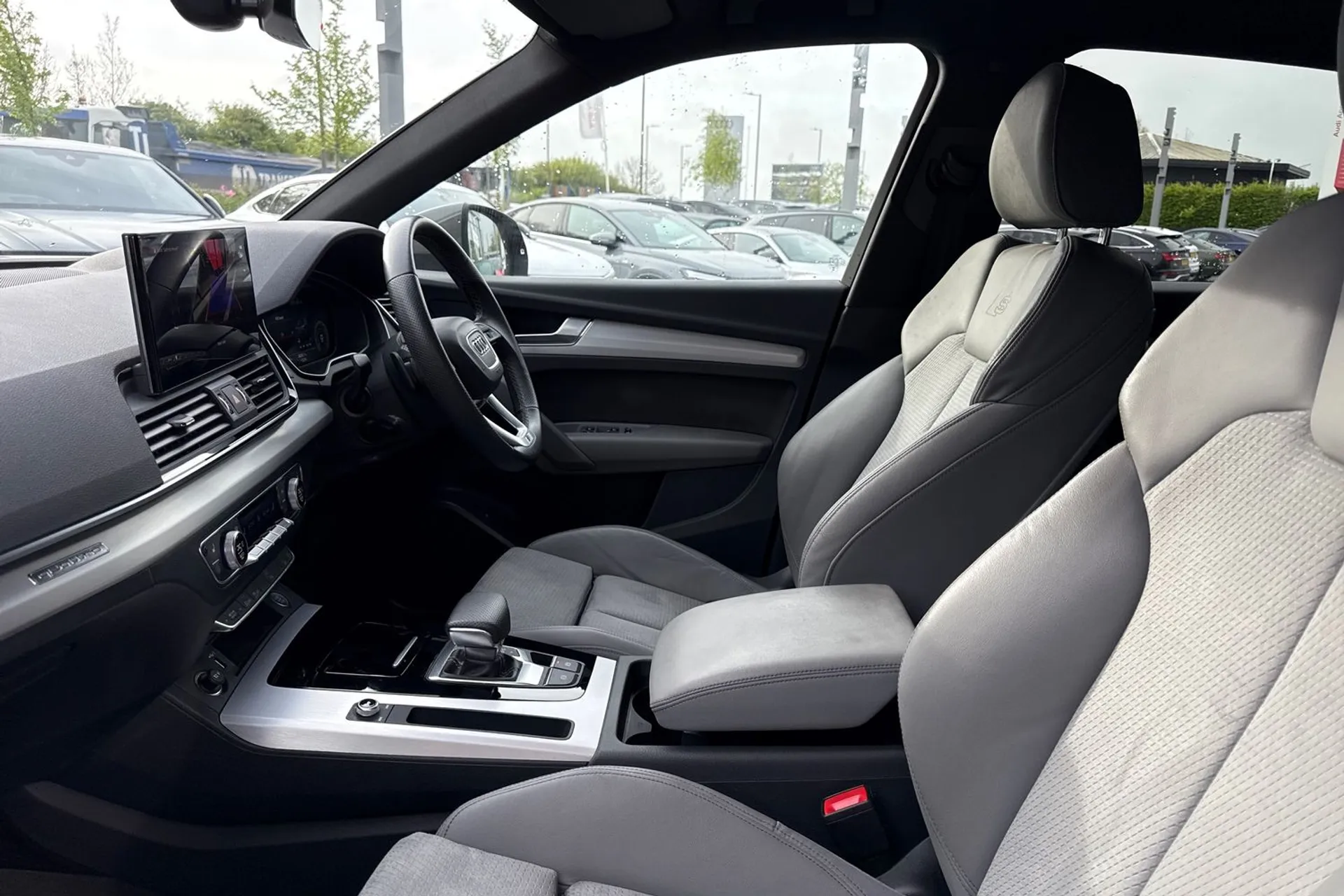 Audi Q5 thumbnail image number 42