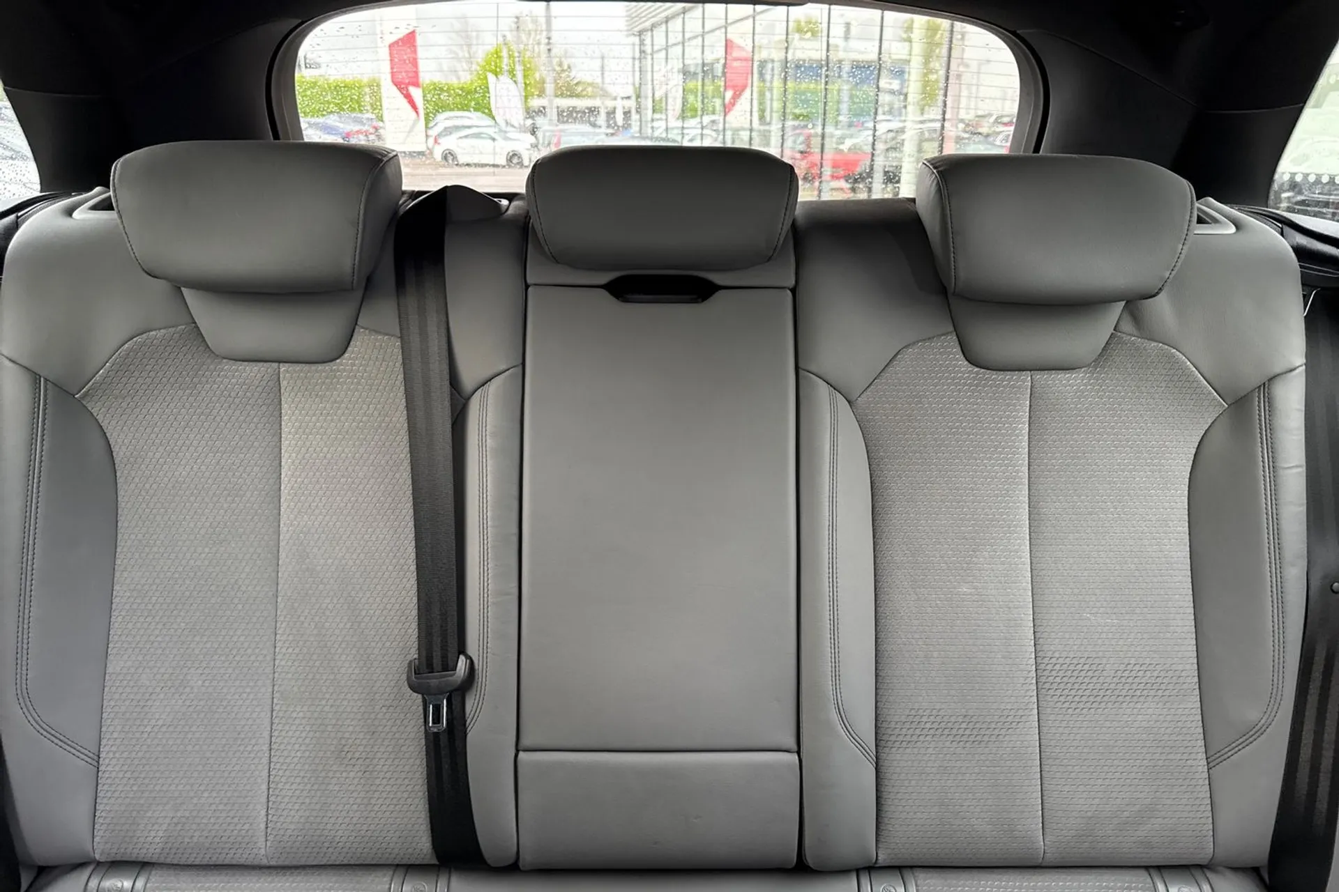 Audi Q5 thumbnail image number 45