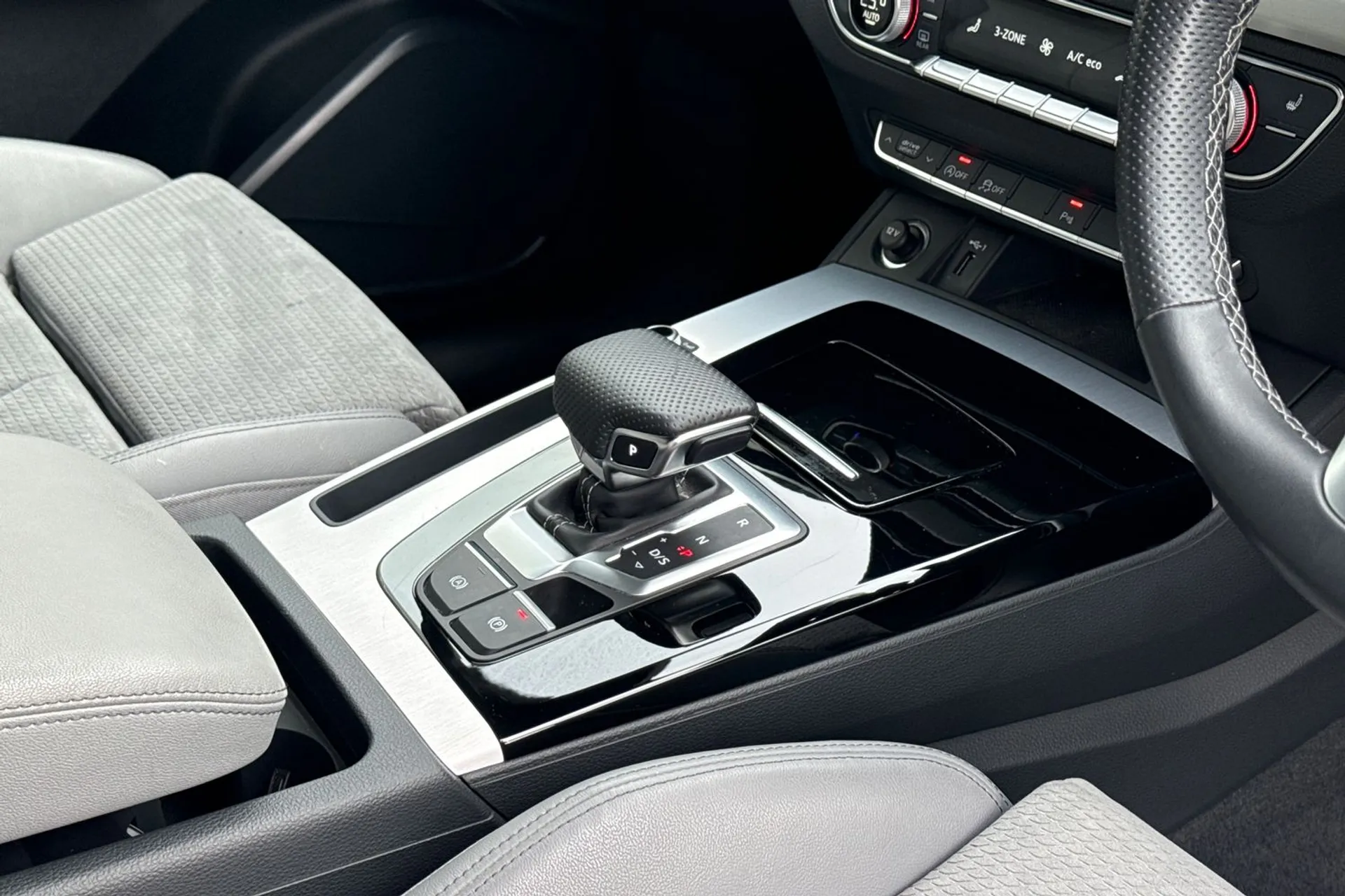 Audi Q5 thumbnail image number 9