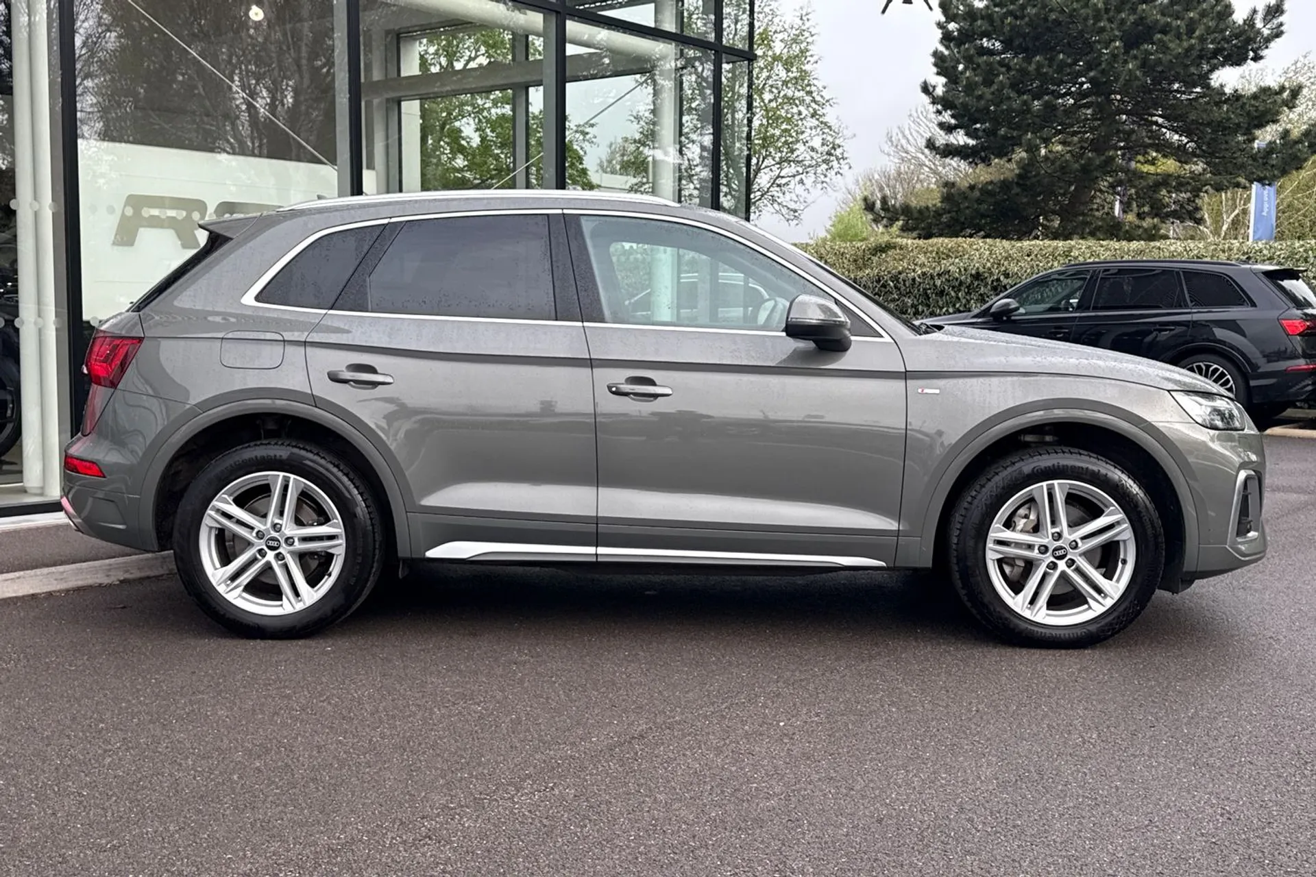 Audi Q5 thumbnail image number 2