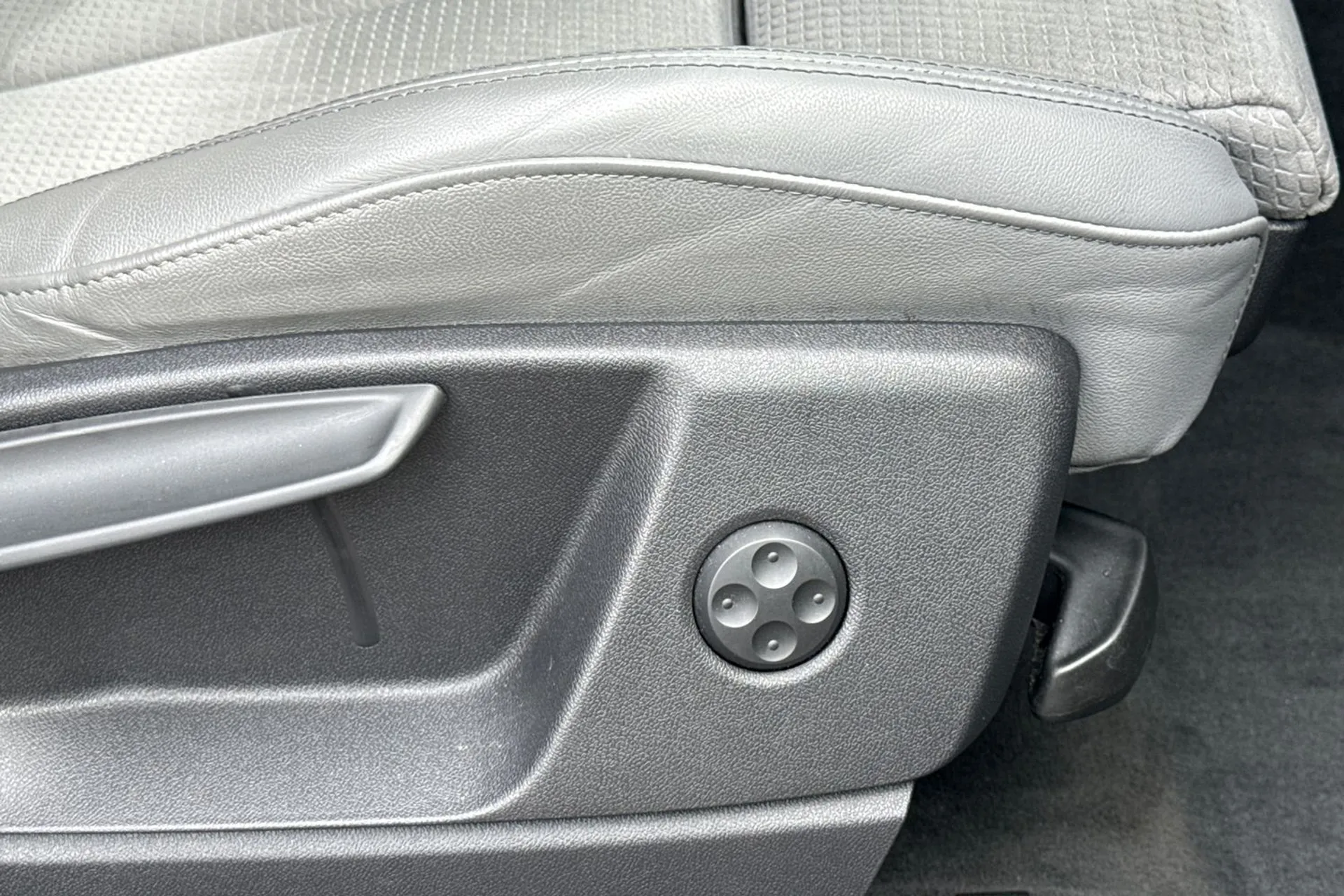 Audi Q5 thumbnail image number 39