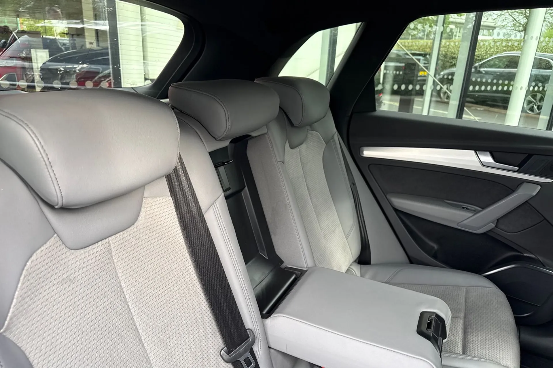 Audi Q5 thumbnail image number 36