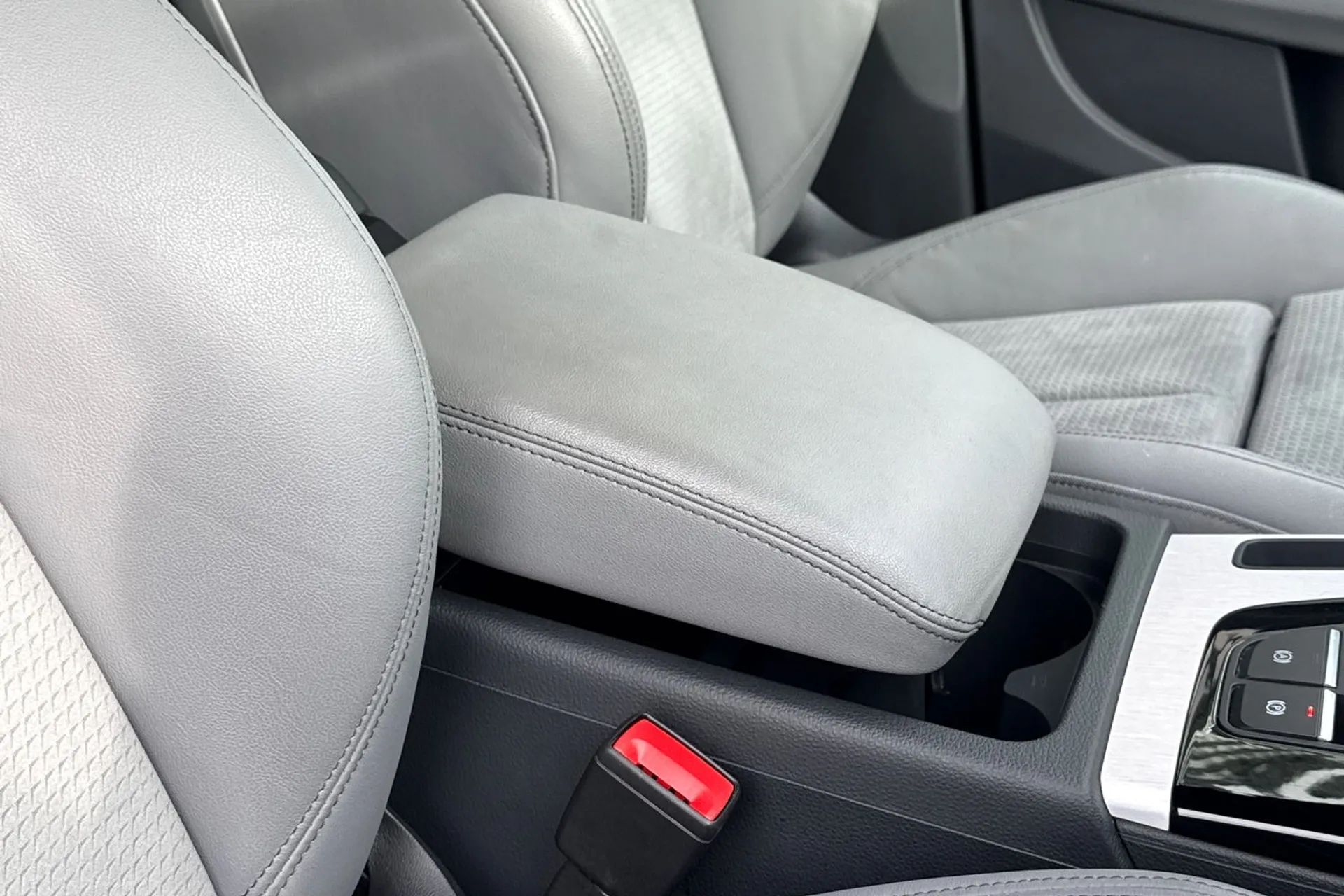 Audi Q5 thumbnail image number 15