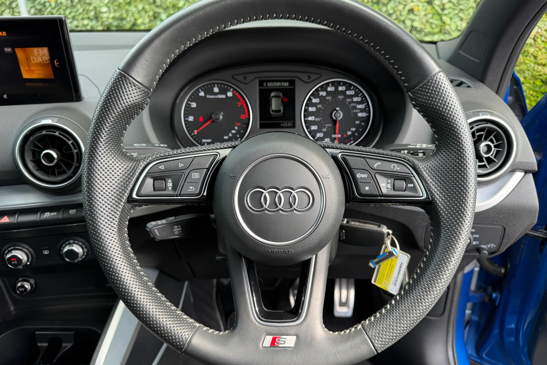 Audi Q2 thumbnail image number 25