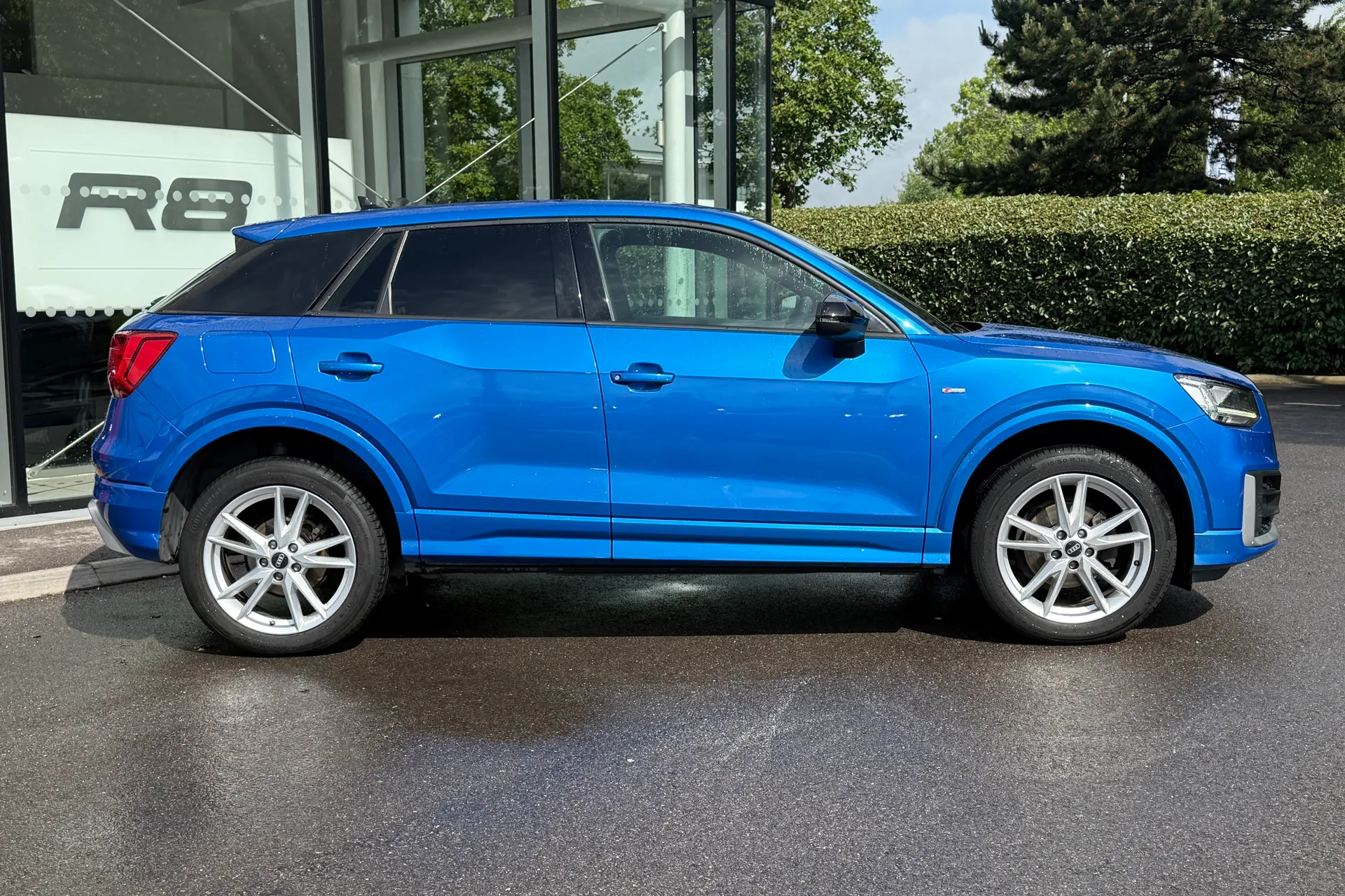 Audi Q2 thumbnail image number 2