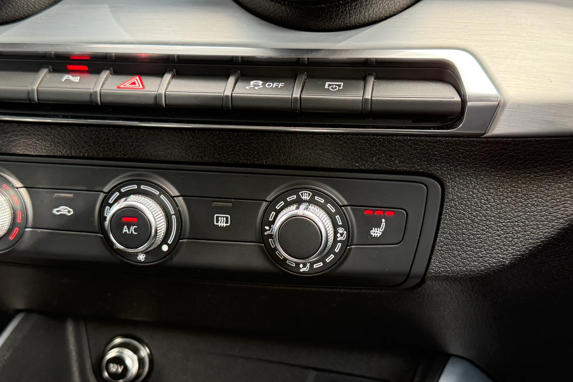 Audi Q2 thumbnail image number 11