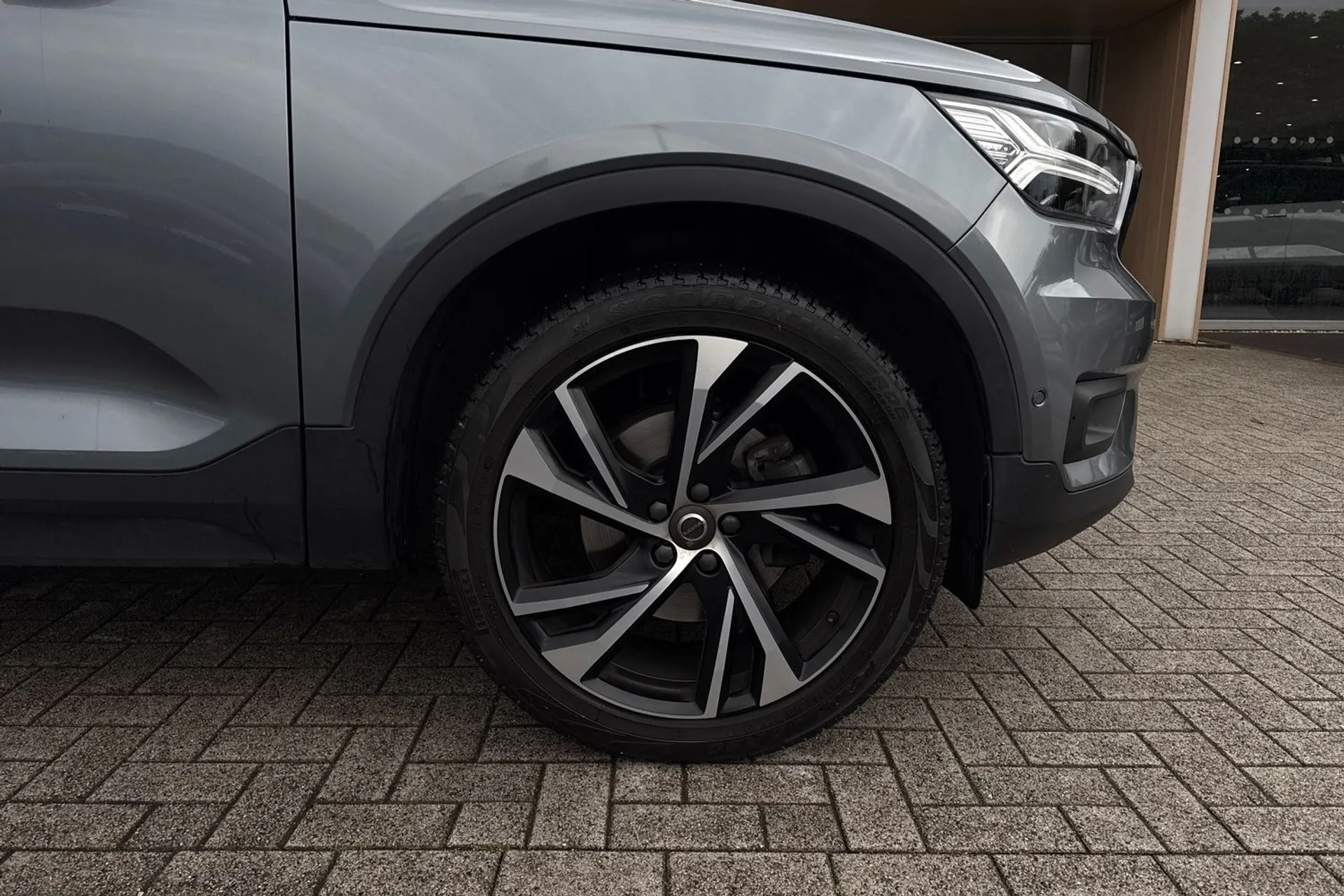 Volvo XC40 thumbnail image number 14