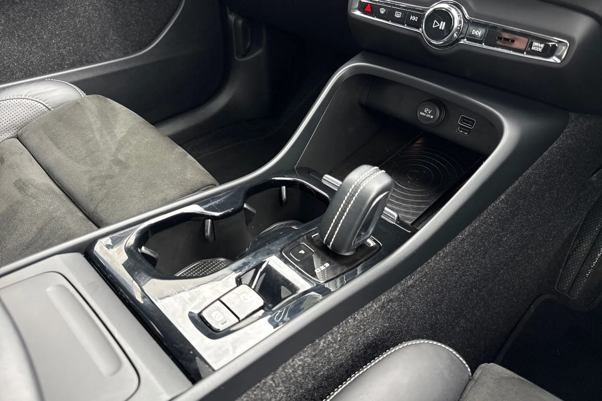 Volvo XC40 thumbnail image number 45