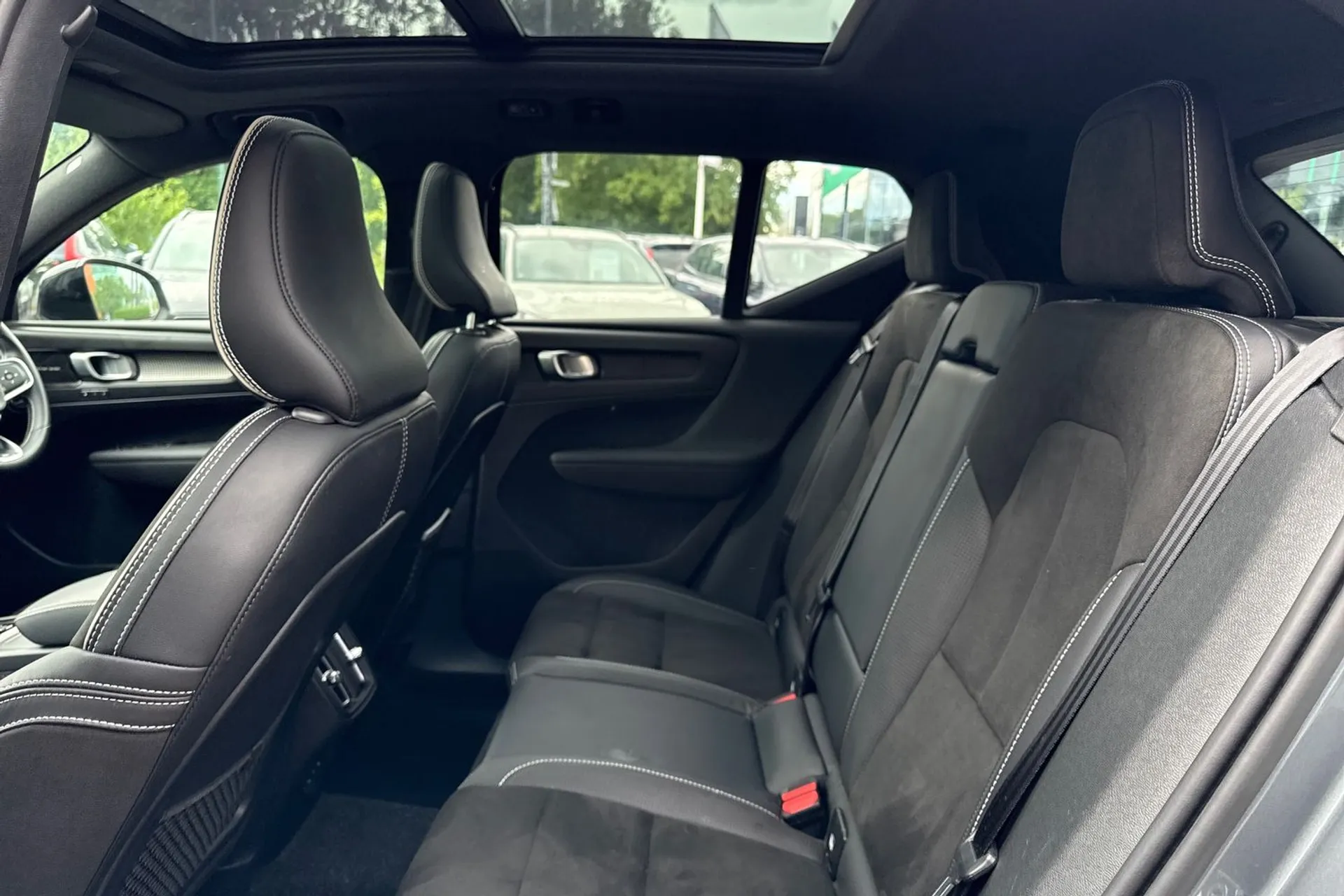 Volvo XC40 thumbnail image number 30