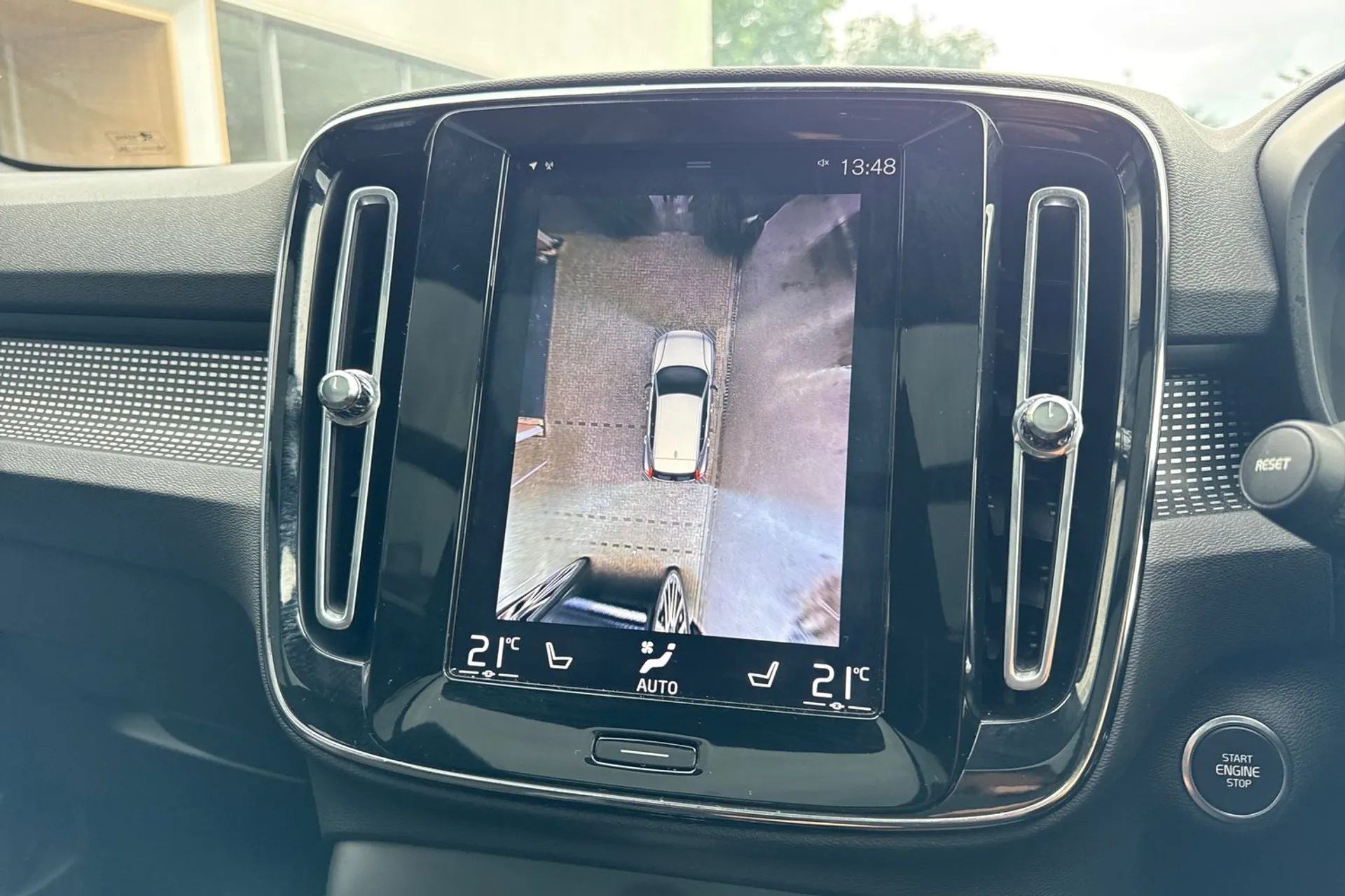 Volvo XC40 thumbnail image number 4