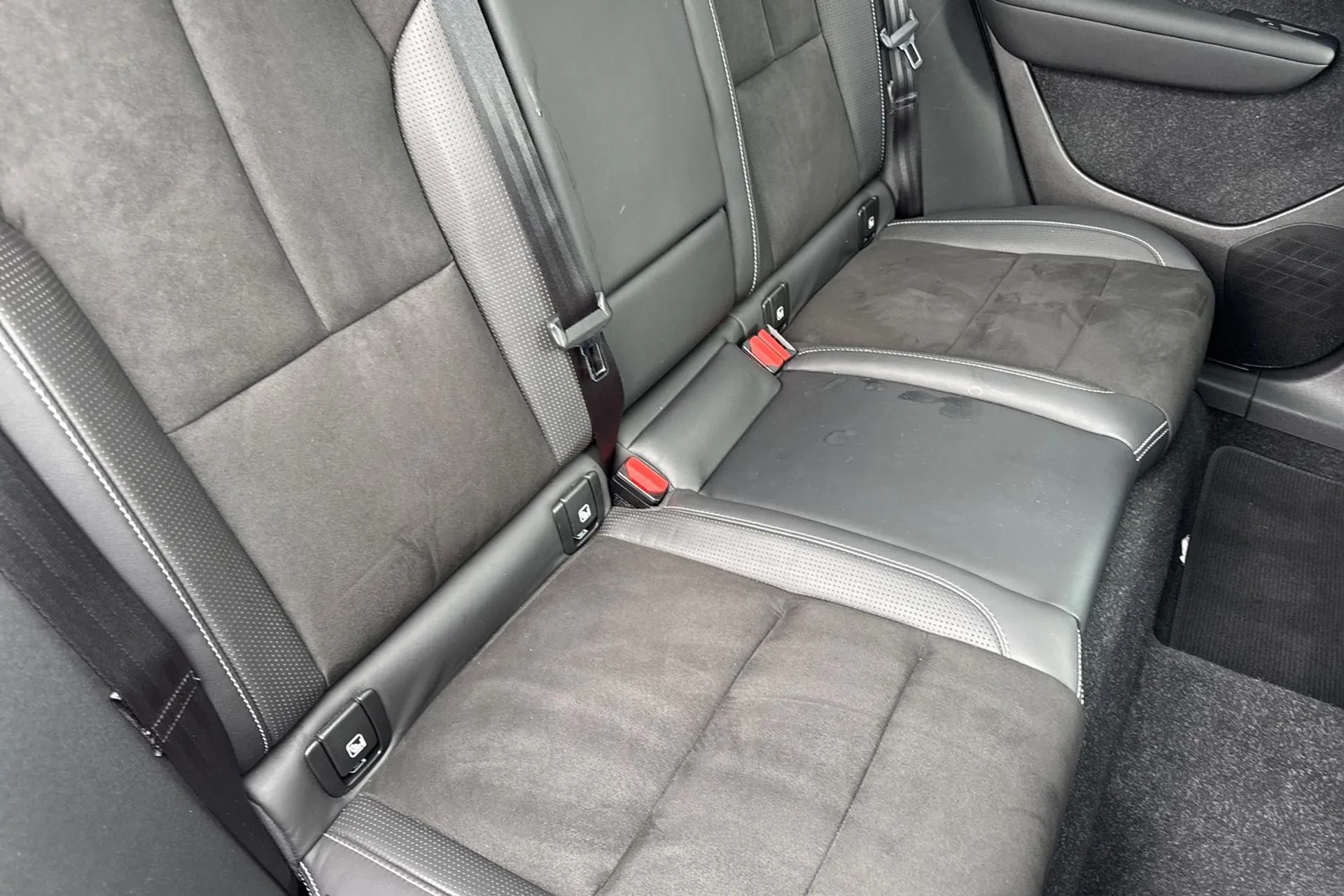 Volvo XC40 thumbnail image number 25
