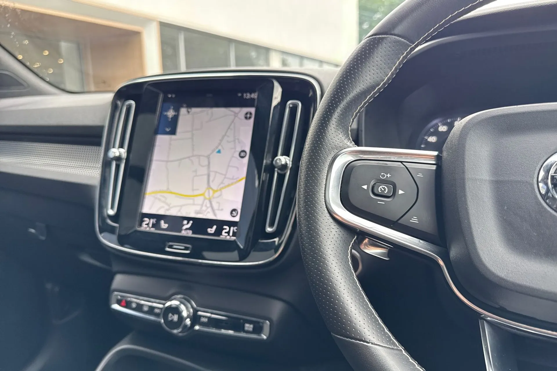 Volvo XC40 thumbnail image number 36