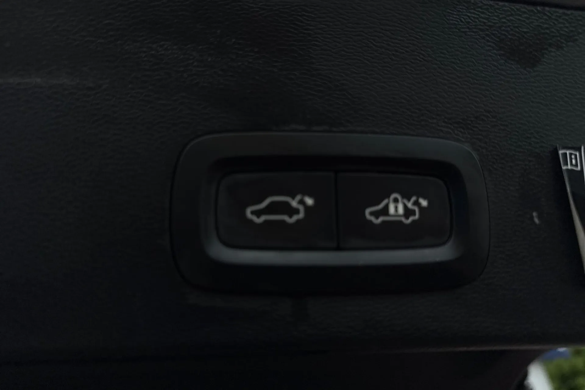 Volvo XC40 thumbnail image number 21