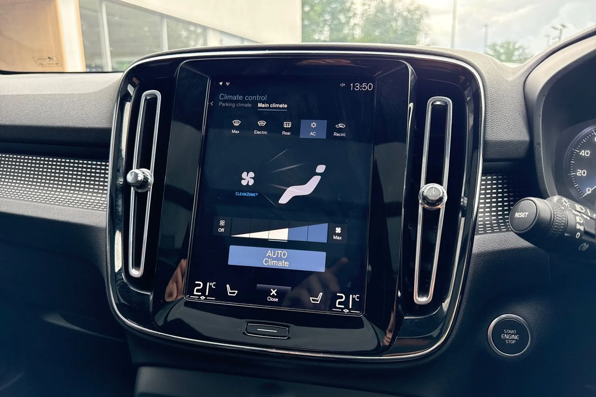 Volvo XC40 thumbnail image number 39