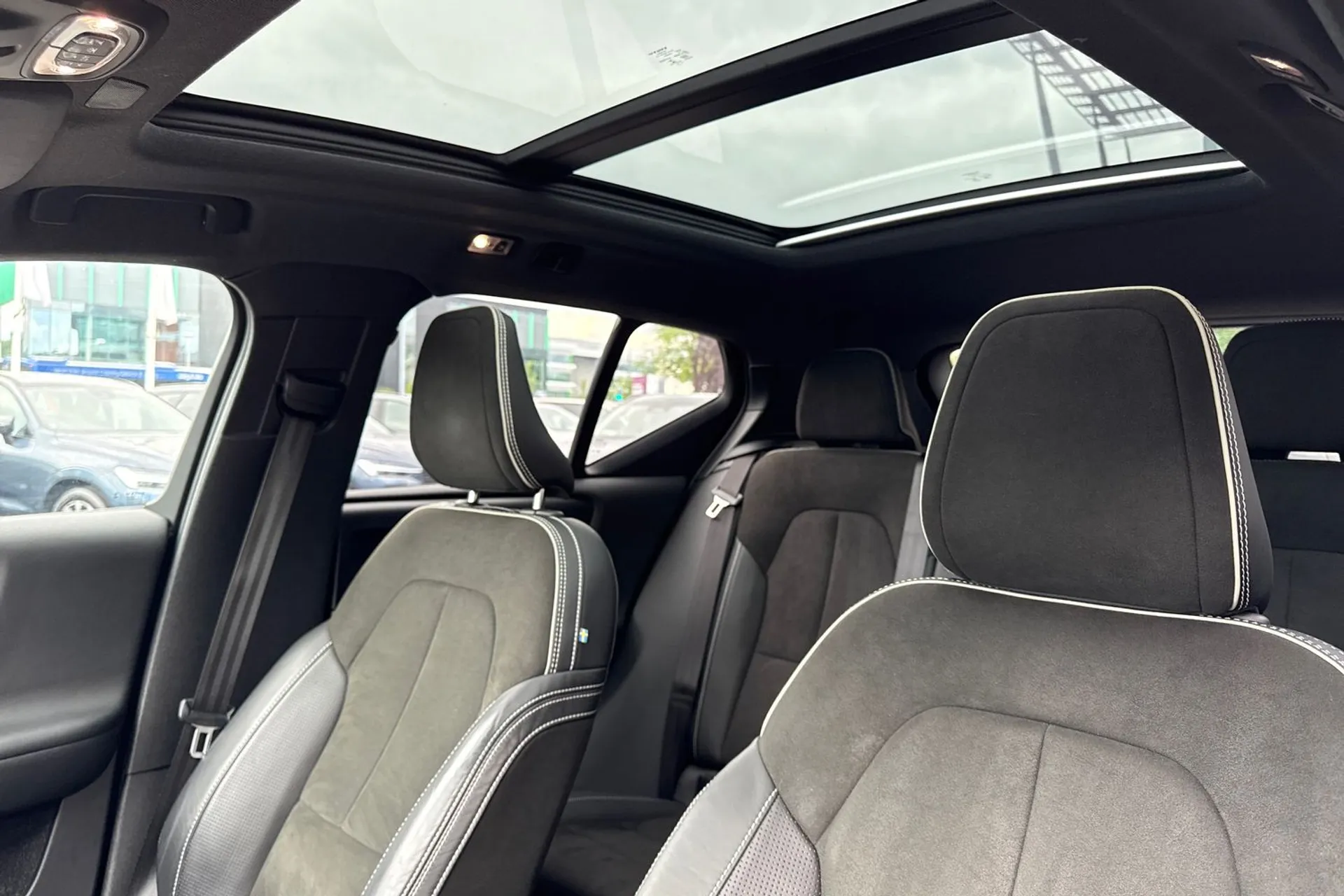 Volvo XC40 thumbnail image number 29