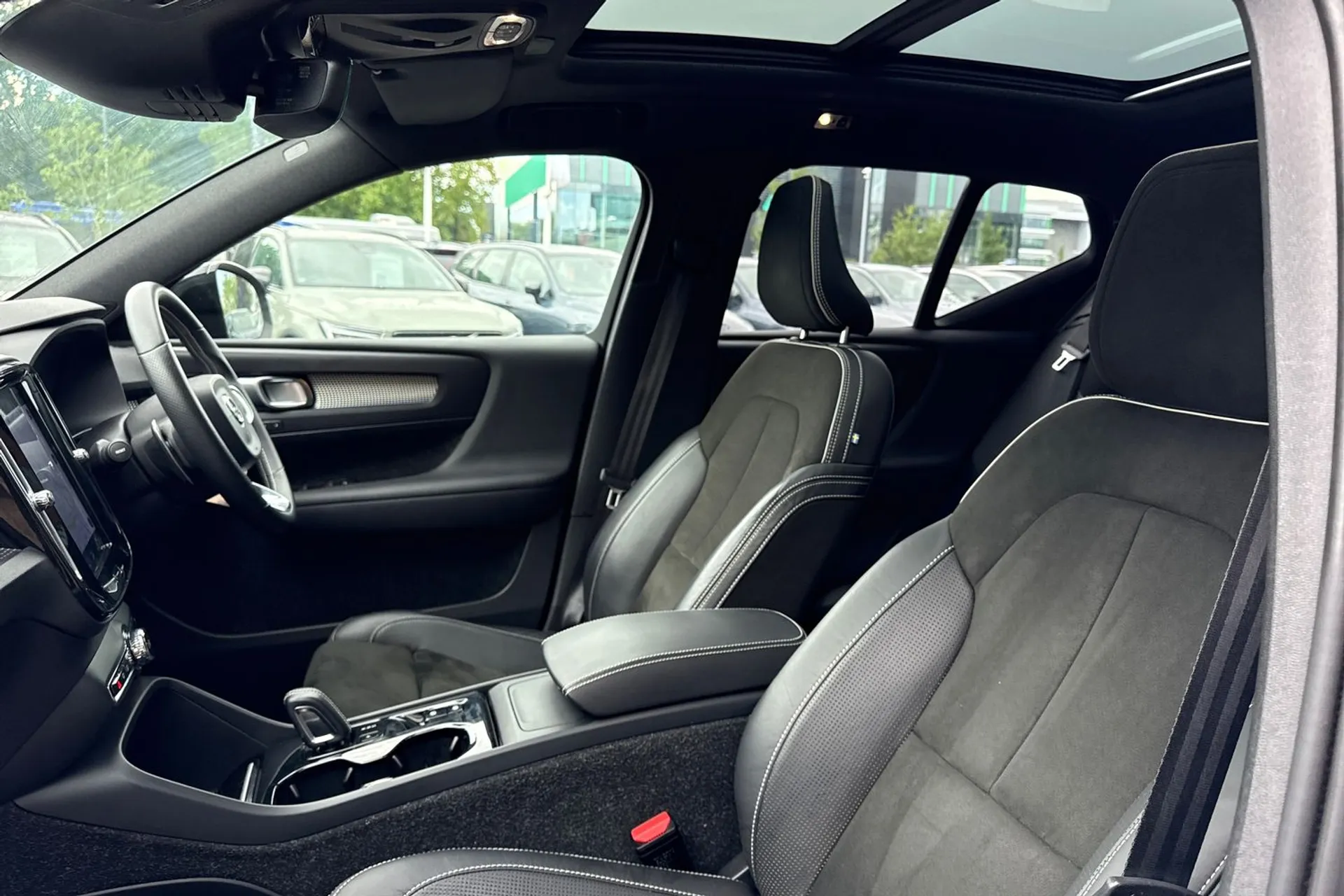 Volvo XC40 thumbnail image number 28