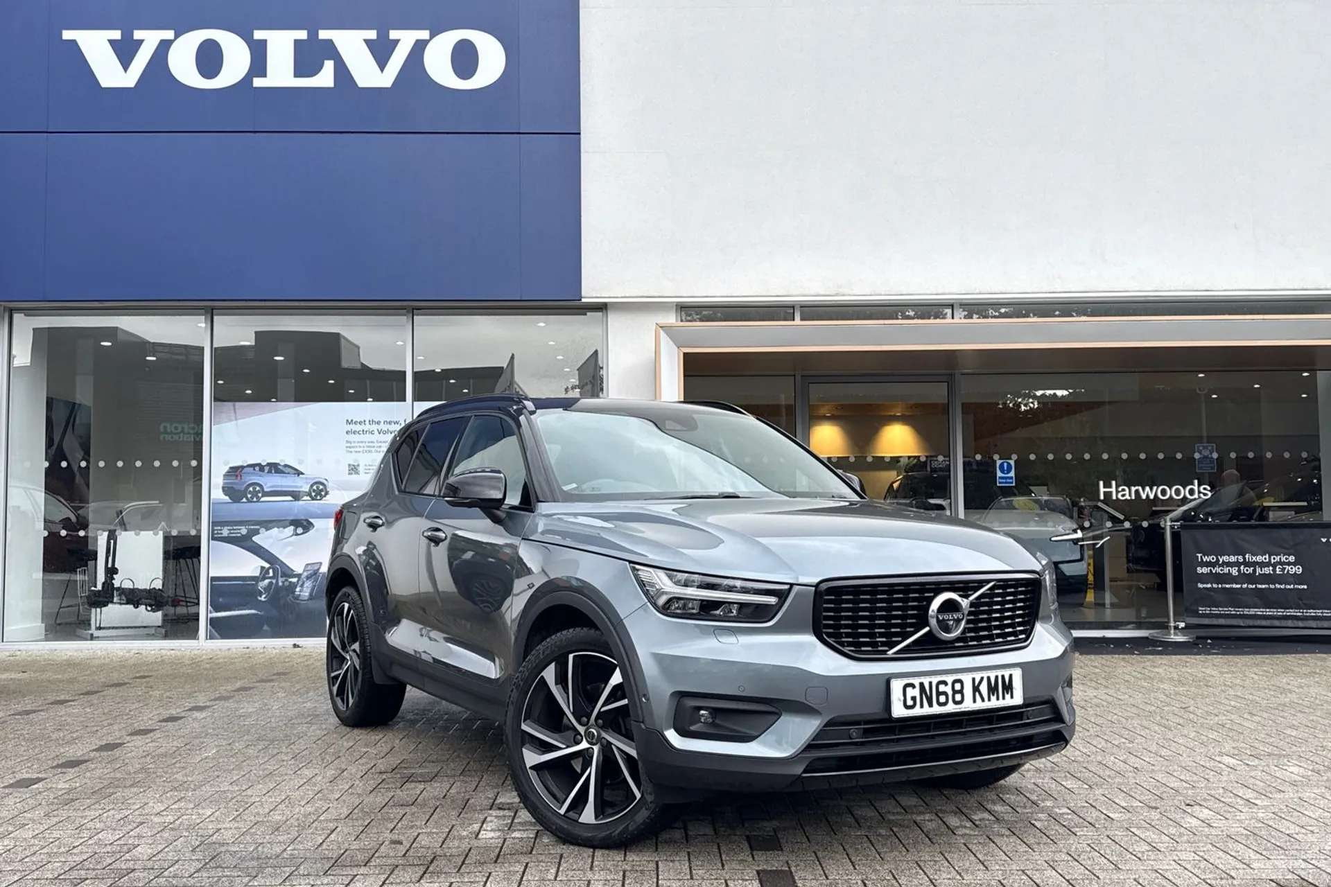 Volvo XC40 focused image