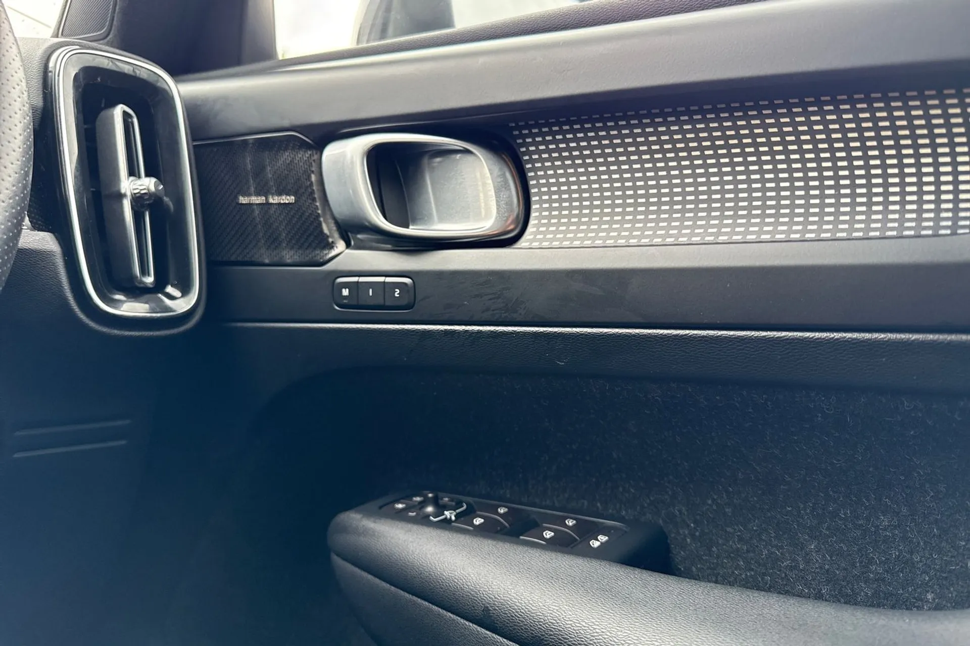 Volvo XC40 thumbnail image number 43