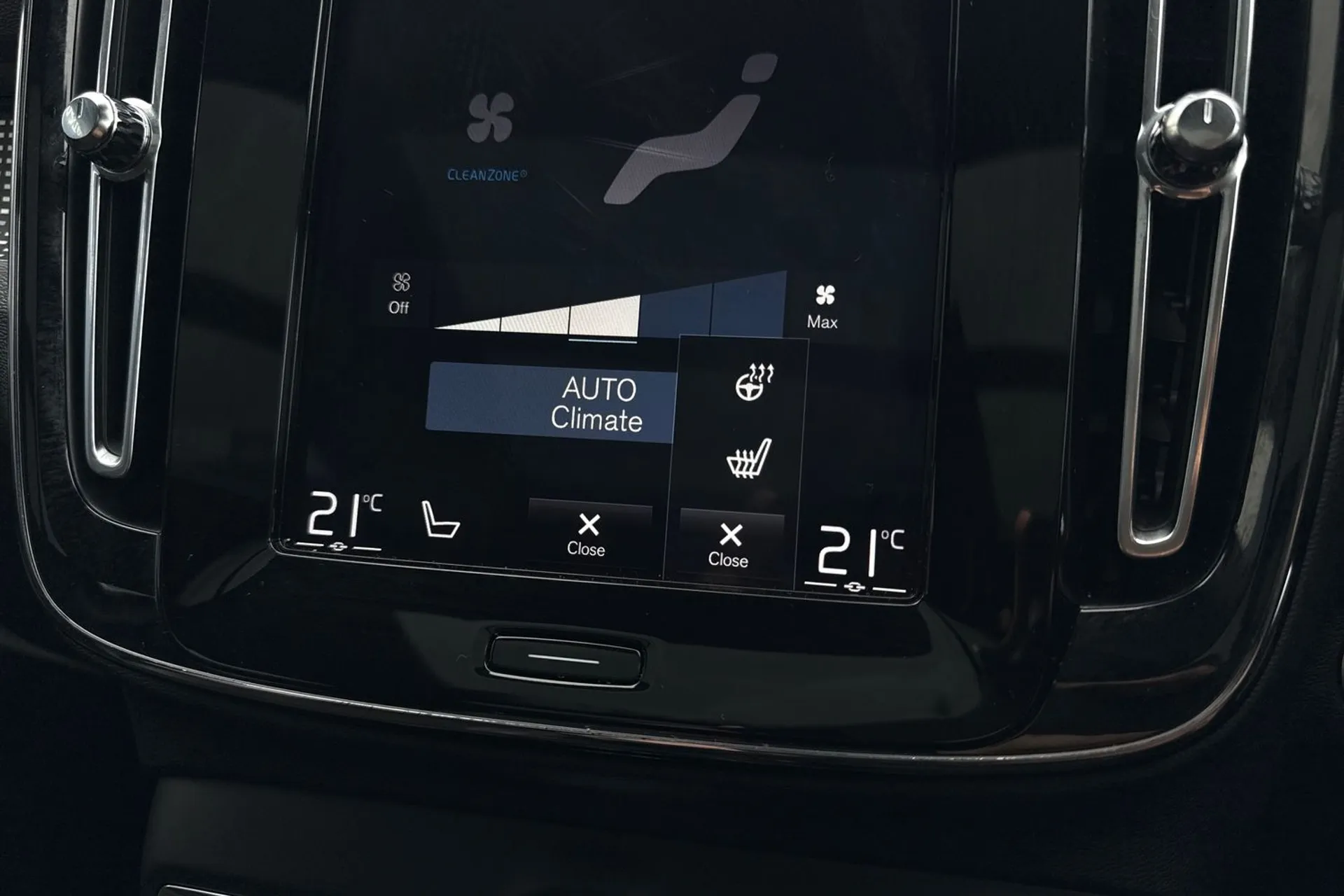 Volvo XC40 thumbnail image number 40