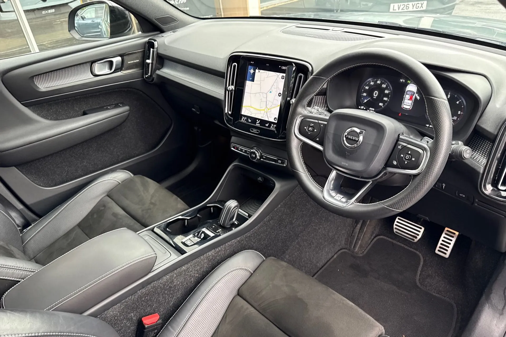 Volvo XC40 thumbnail image number 6