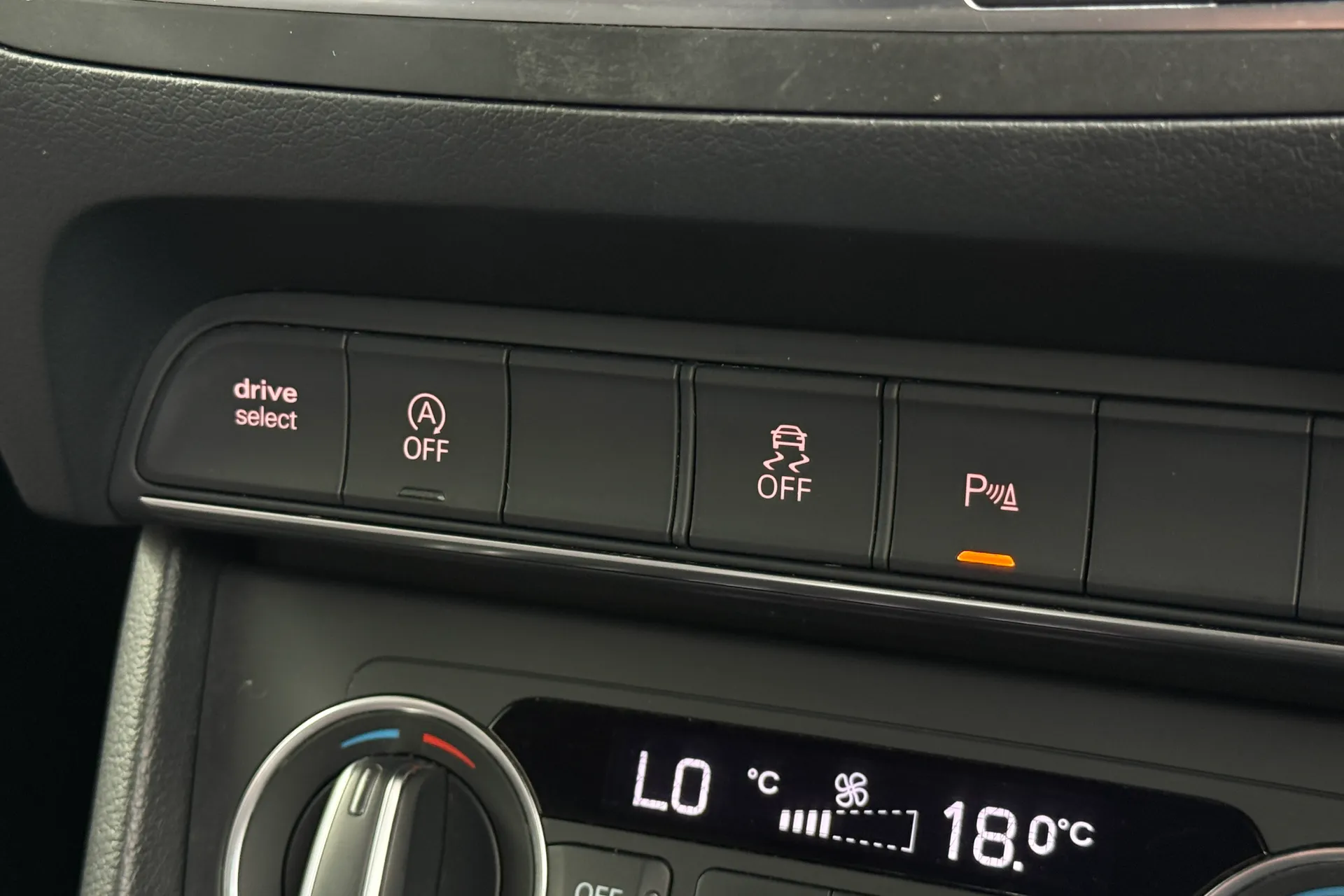 Audi Q3 thumbnail image number 53