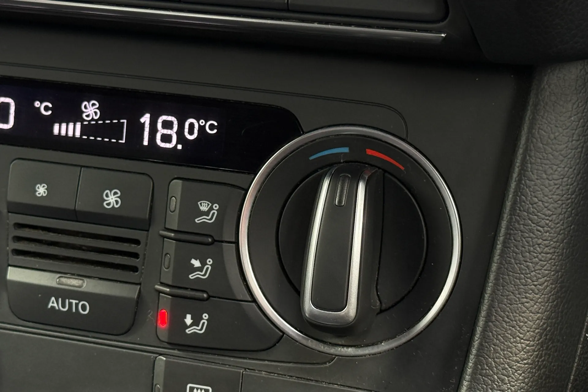 Audi Q3 thumbnail image number 55
