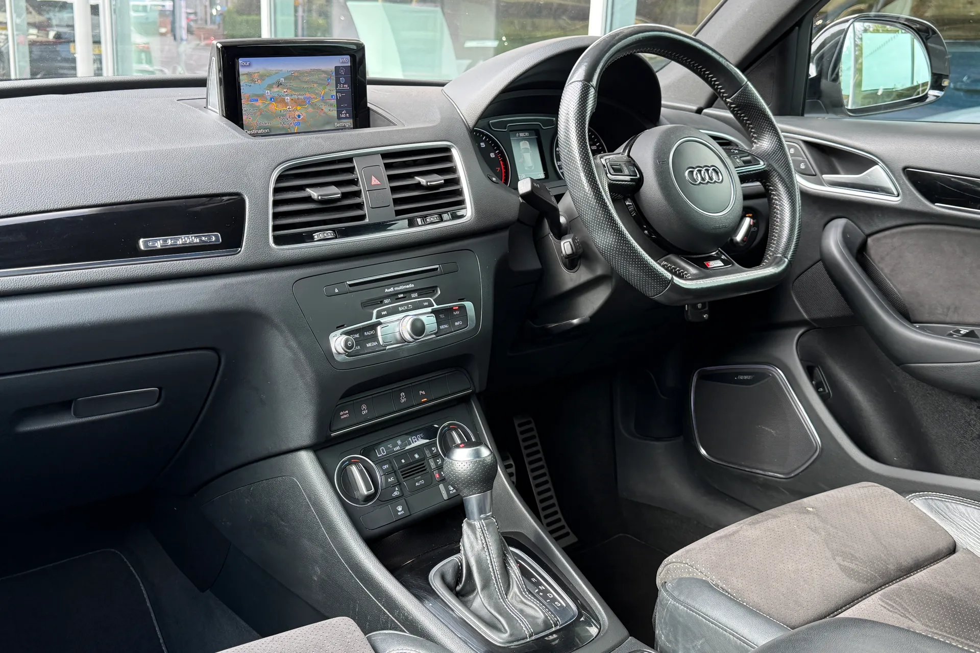 Audi Q3 thumbnail image number 44
