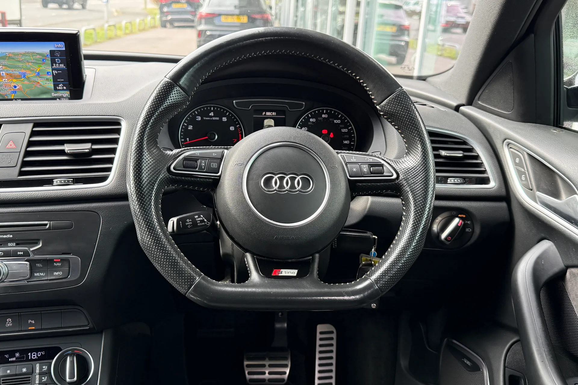 Audi Q3 thumbnail image number 37