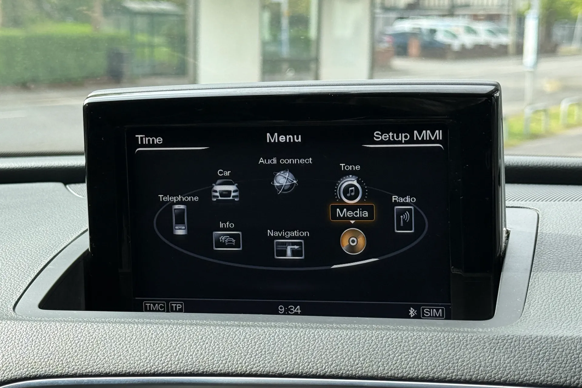Audi Q3 thumbnail image number 19