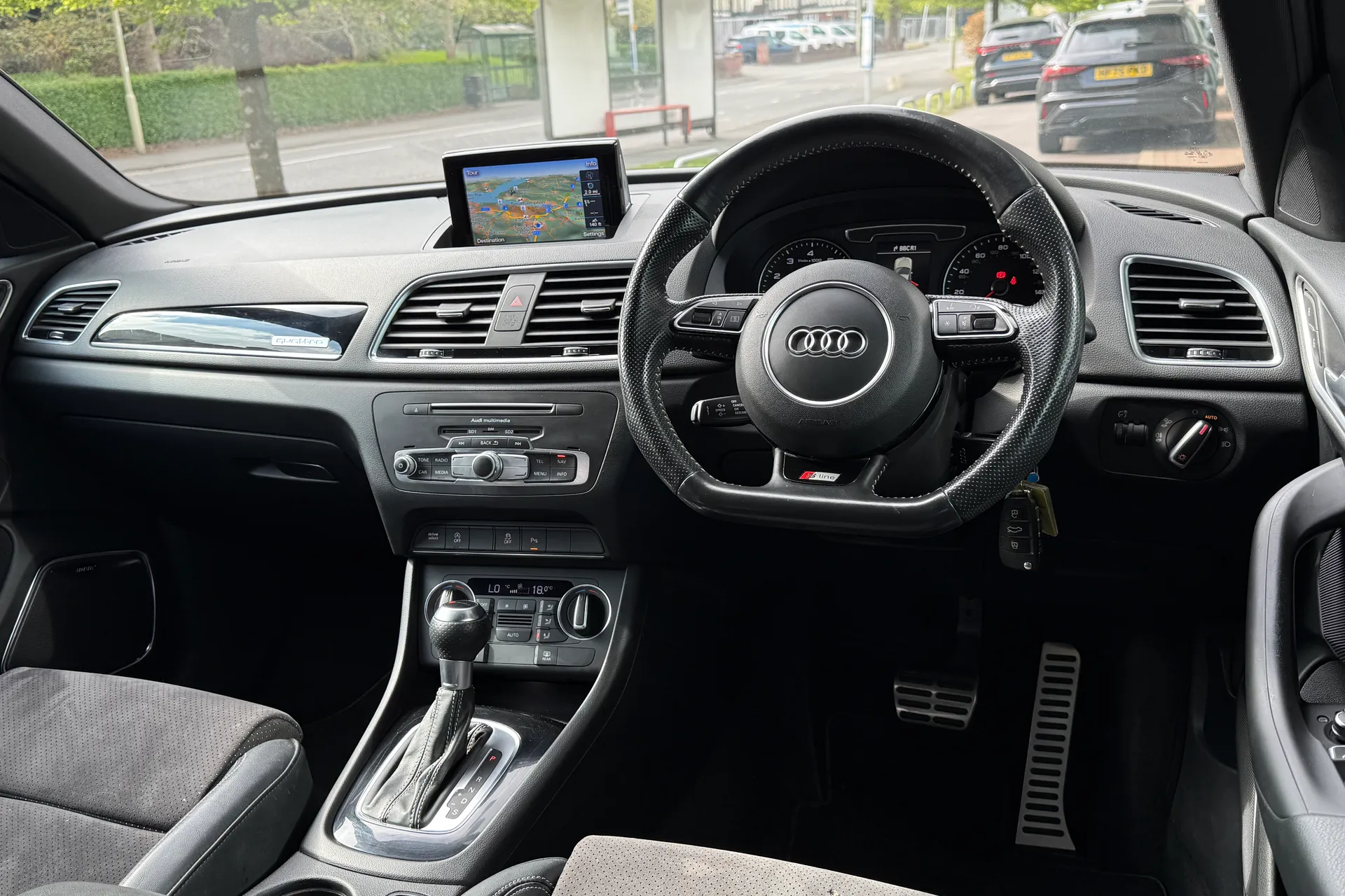 Audi Q3 thumbnail image number 33