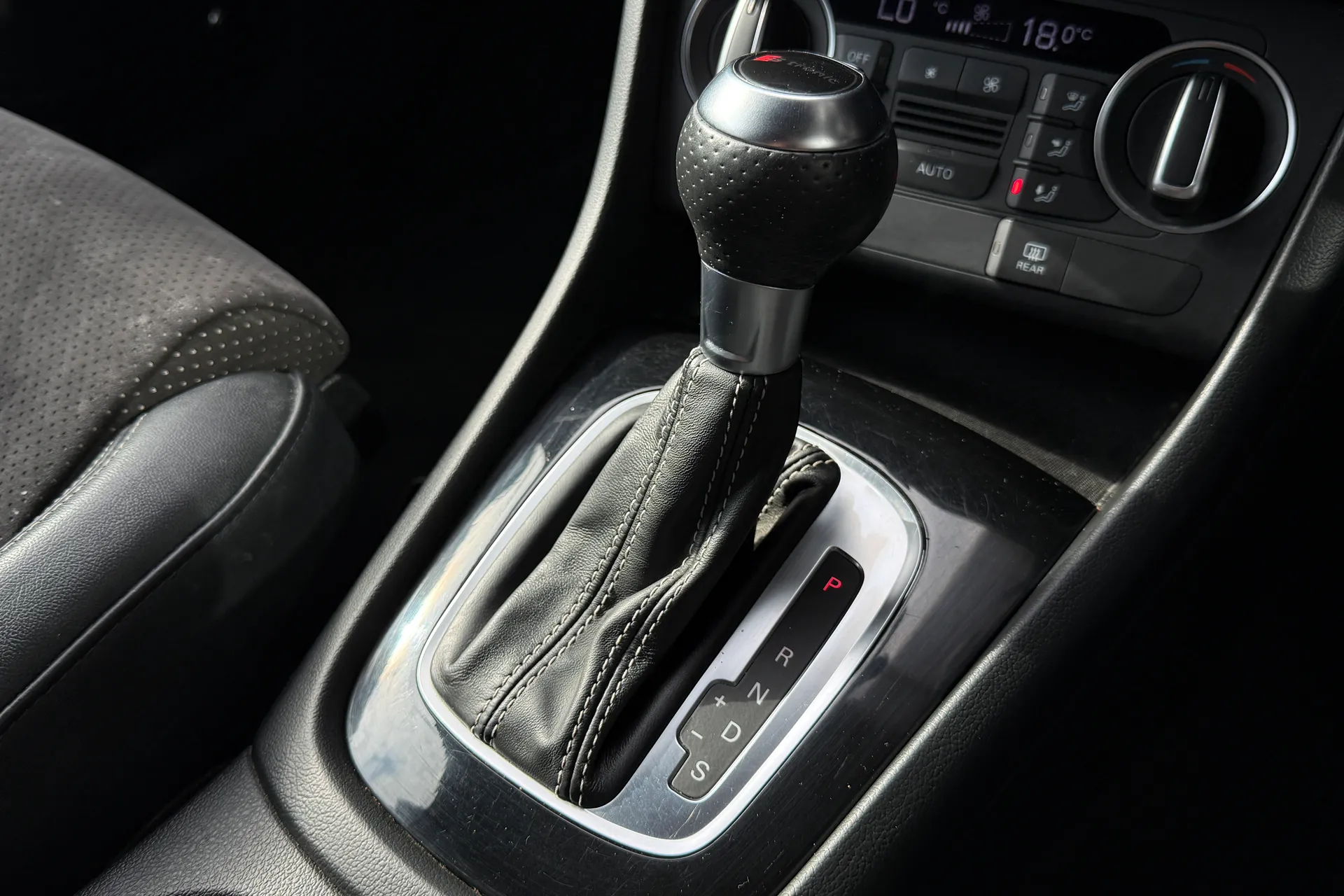 Audi Q3 thumbnail image number 21