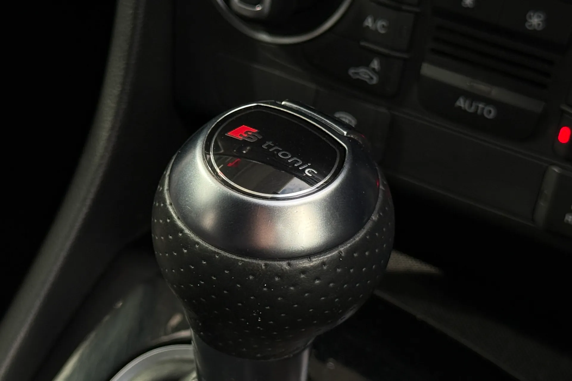 Audi Q3 thumbnail image number 56